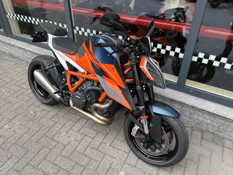 KTM 1290 Super Duke R - foto 2