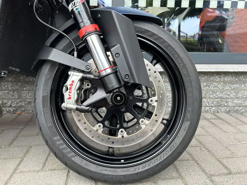 KTM 1290 Super Duke R - foto 8