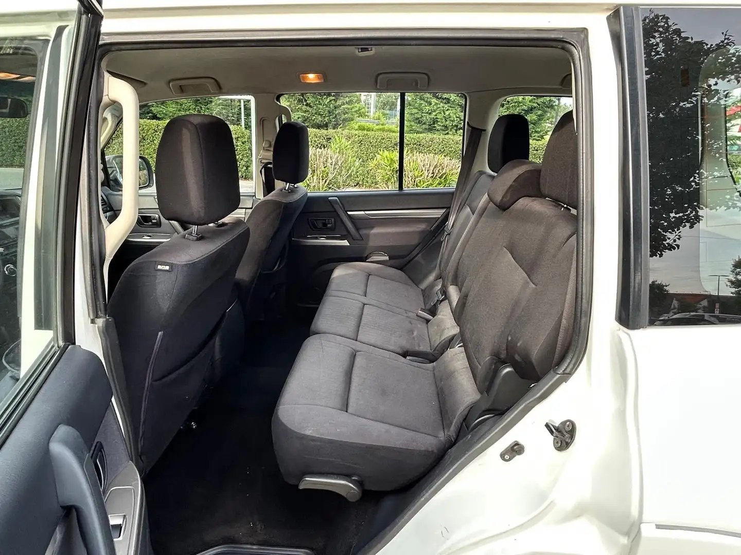 Mitsubishi Pajero Bílá - 1