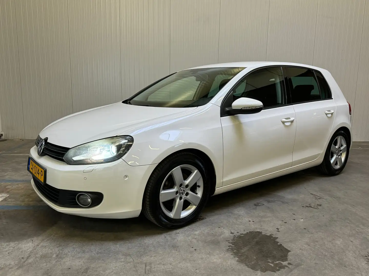 Volkswagen Golf 1.2 TSI Highline BlueMotion AIRCO PDC Wit - 2