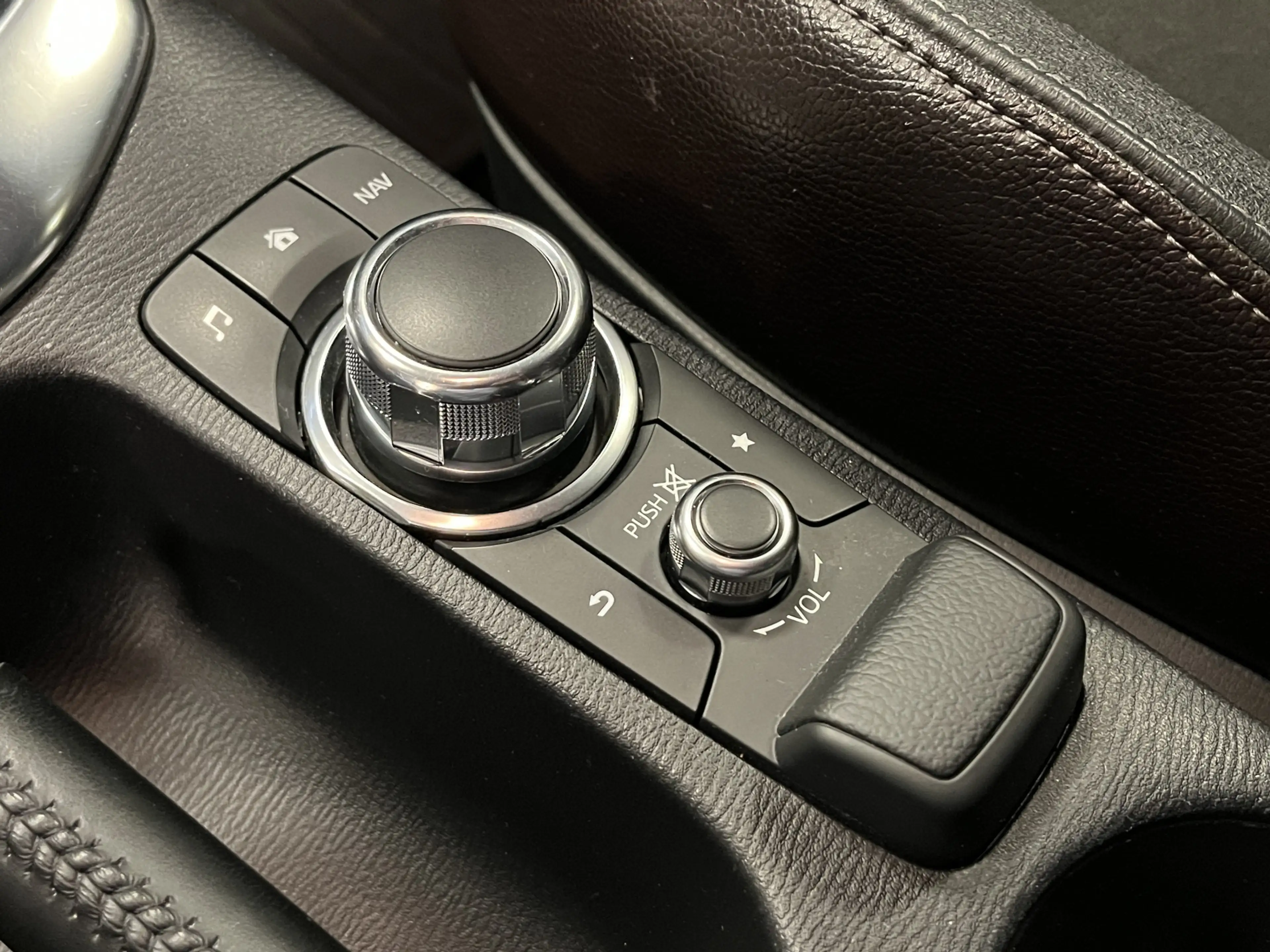 Mazda 2 1.5i SkyActiv-G GT-Luxury 115PK Leder Navi DAB+ Ca — photo 50