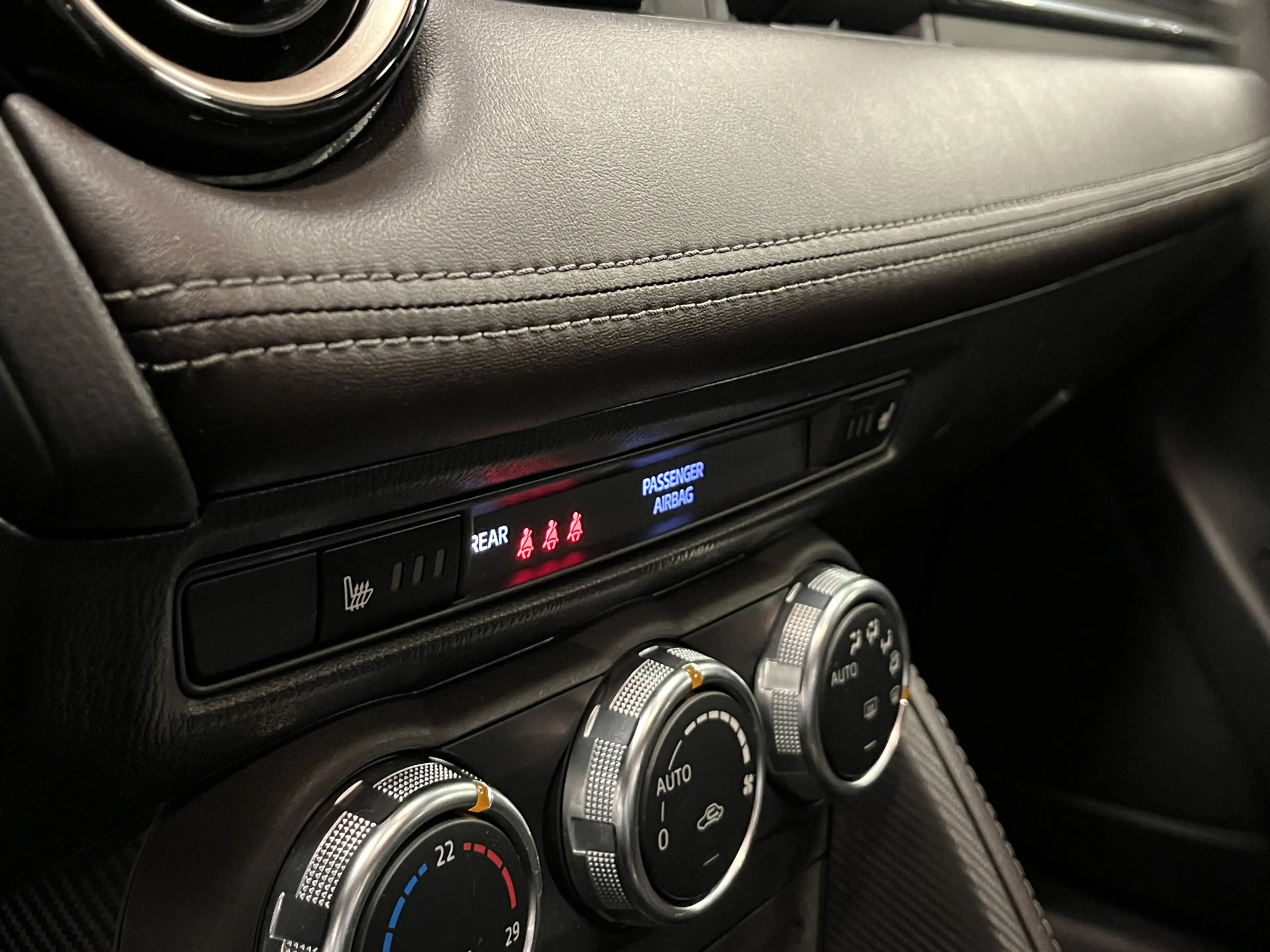 Mazda 2 1.5i SkyActiv-G GT-Luxury 115PK Leder Navi DAB+ Ca — photo 47