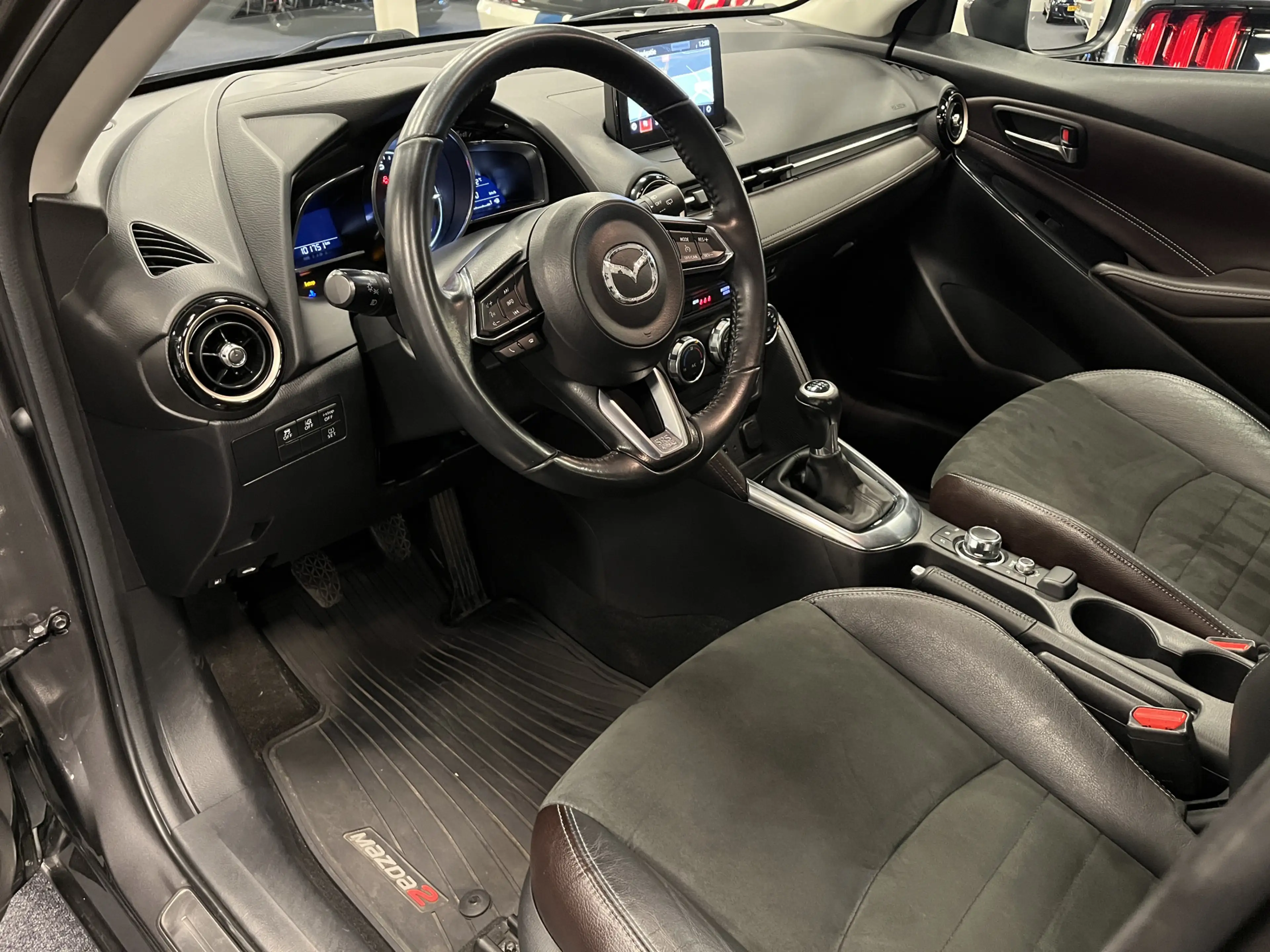 Mazda 2 1.5i SkyActiv-G GT-Luxury 115PK Leder Navi DAB+ Ca — photo 2