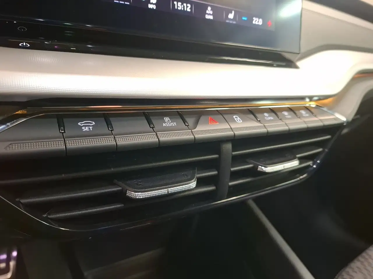 Skoda Octavia 1.5 TSI ACT e-TEC Clever 4xSHZ AHK LED, миниатюра 15