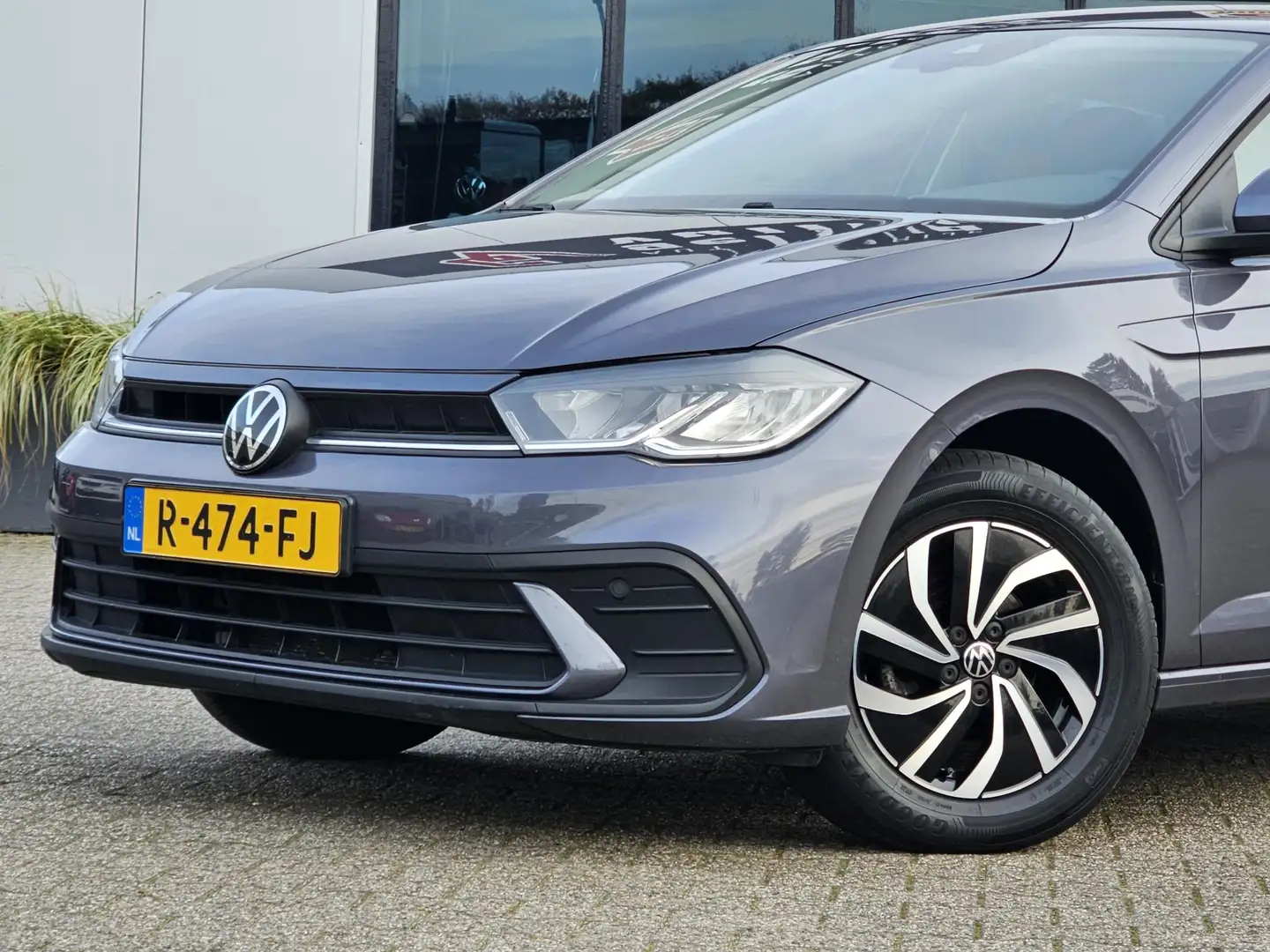 Volkswagen Polo 1.0 TSI Life ADAPTIVE CRUISE DAB CARPLAY Grau - 2