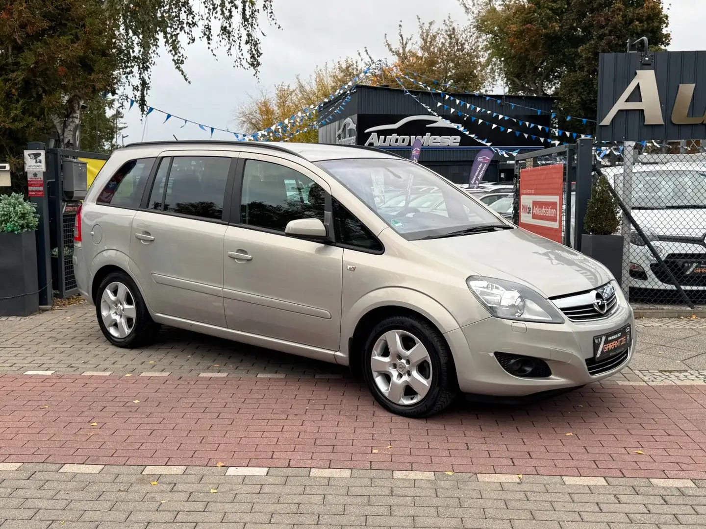 Opel Zafira B 1.6 Innovation*7-Sitzer*Klima*Xen*AHK* Beige - 1