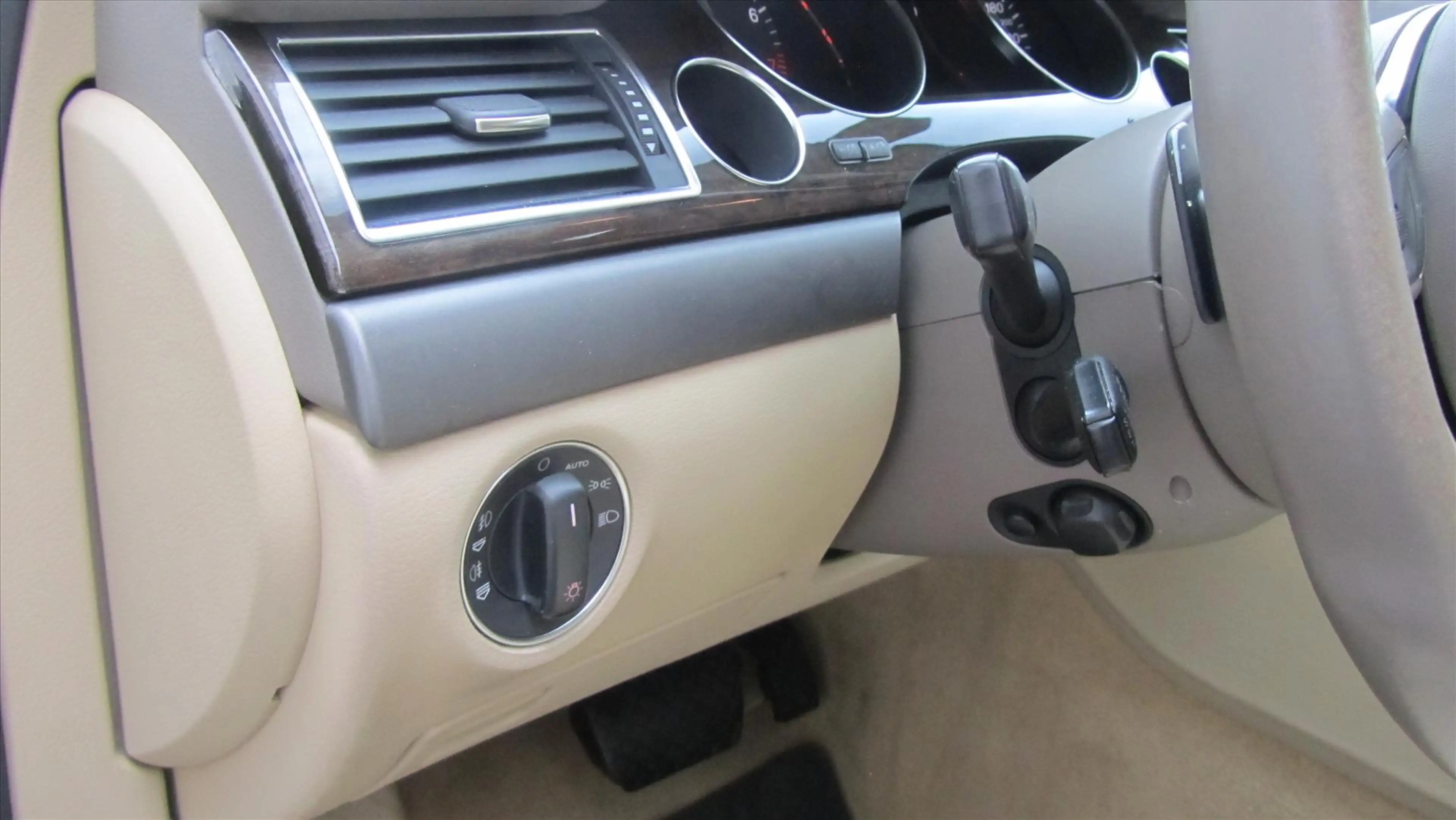 Audi A8 3.7 QUATTRO 206KW AUT — photo 24