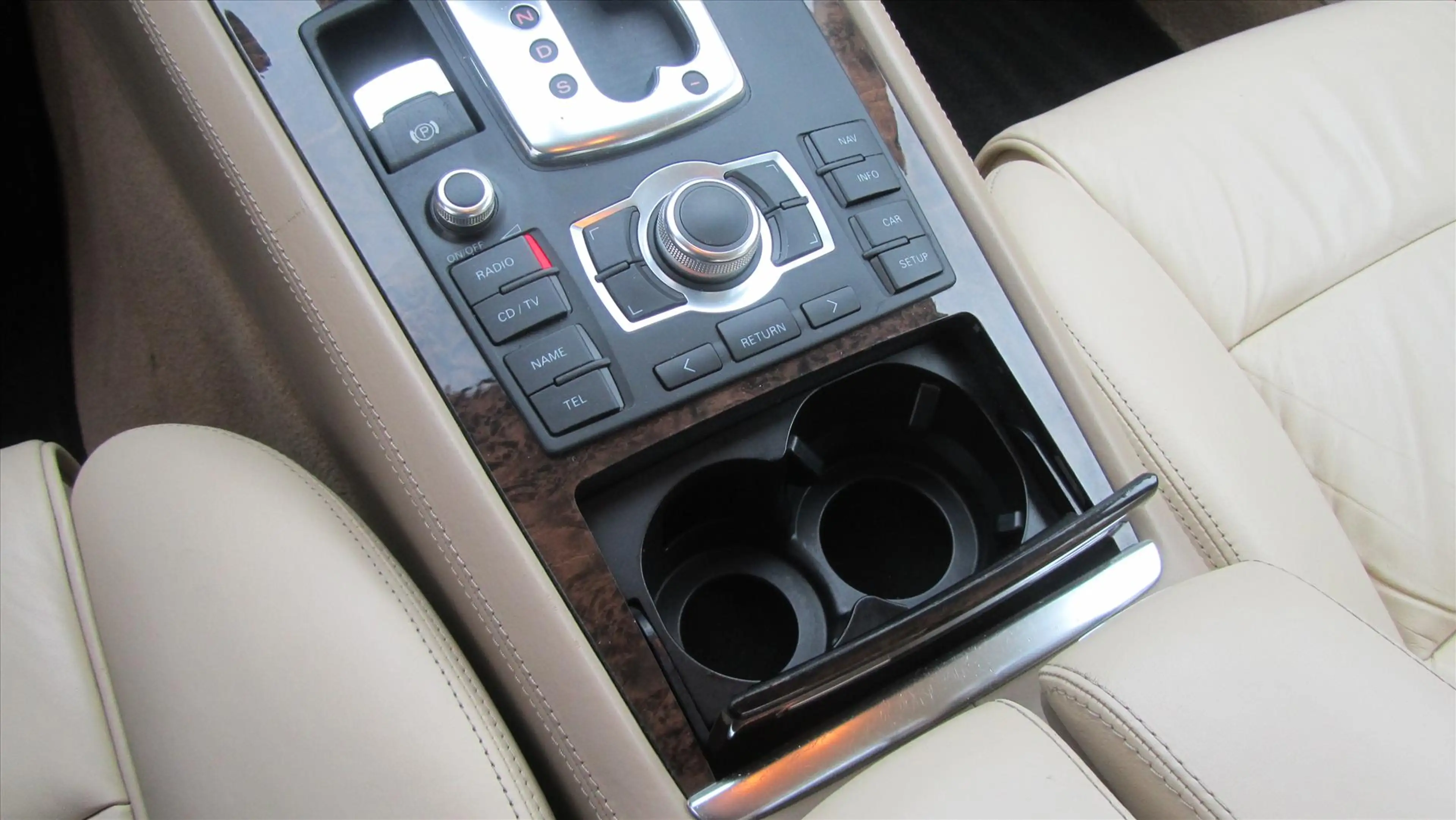 Audi A8 3.7 QUATTRO 206KW AUT — photo 28