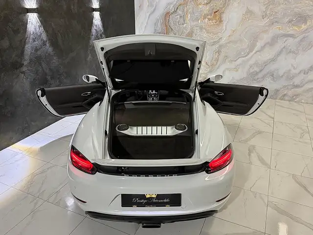 Porsche Cayman view 13