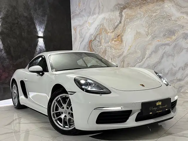 Porsche Cayman view 5