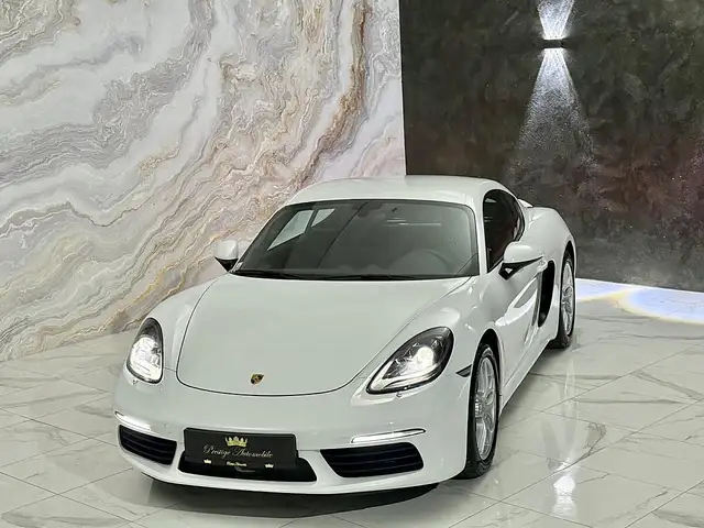 Porsche Cayman view 8