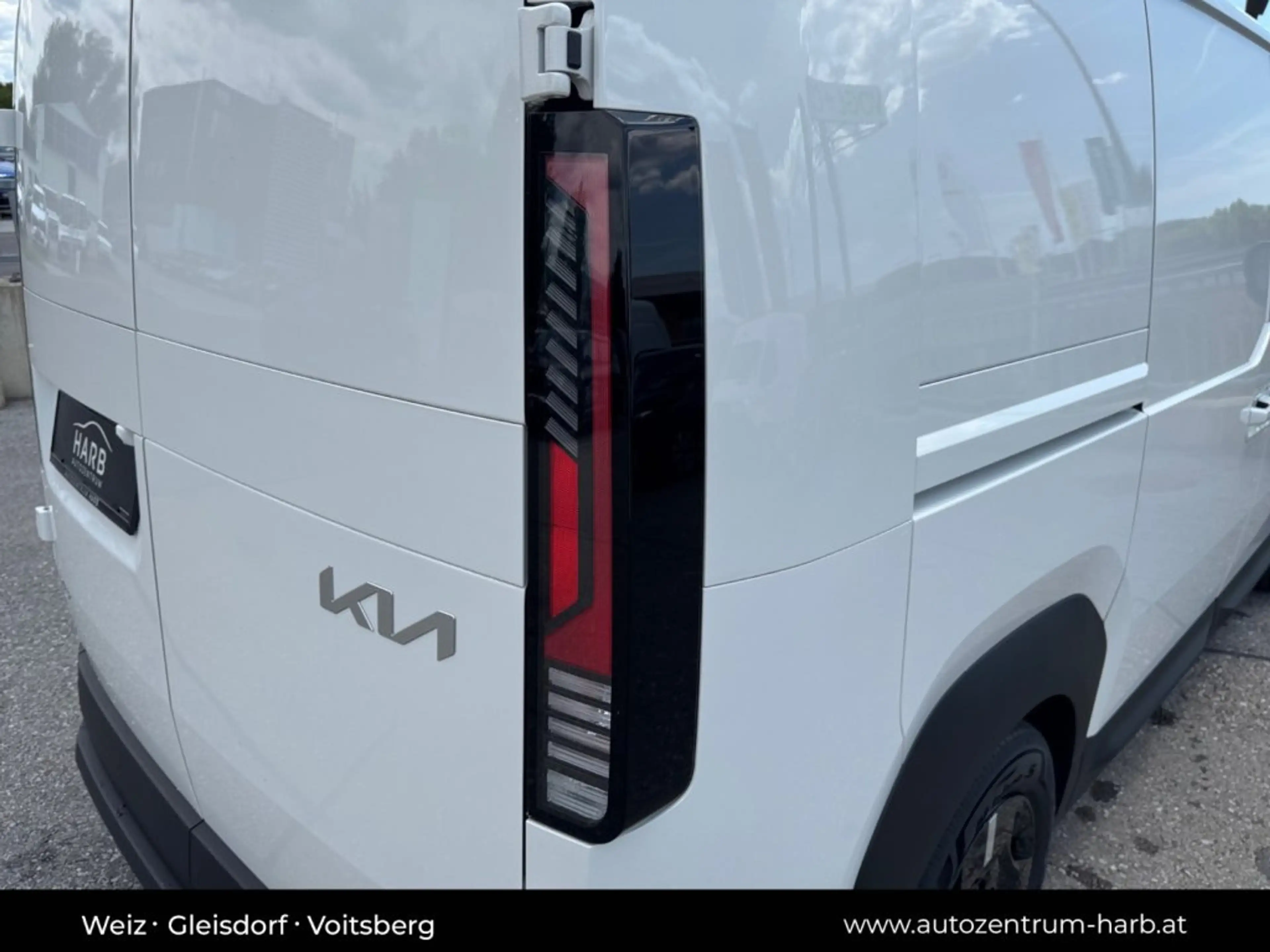 Kia PV5 Cargo PV5/CARGO/L2H1/3DR/PURE/71,2KWH/AT/163/M — photo 13