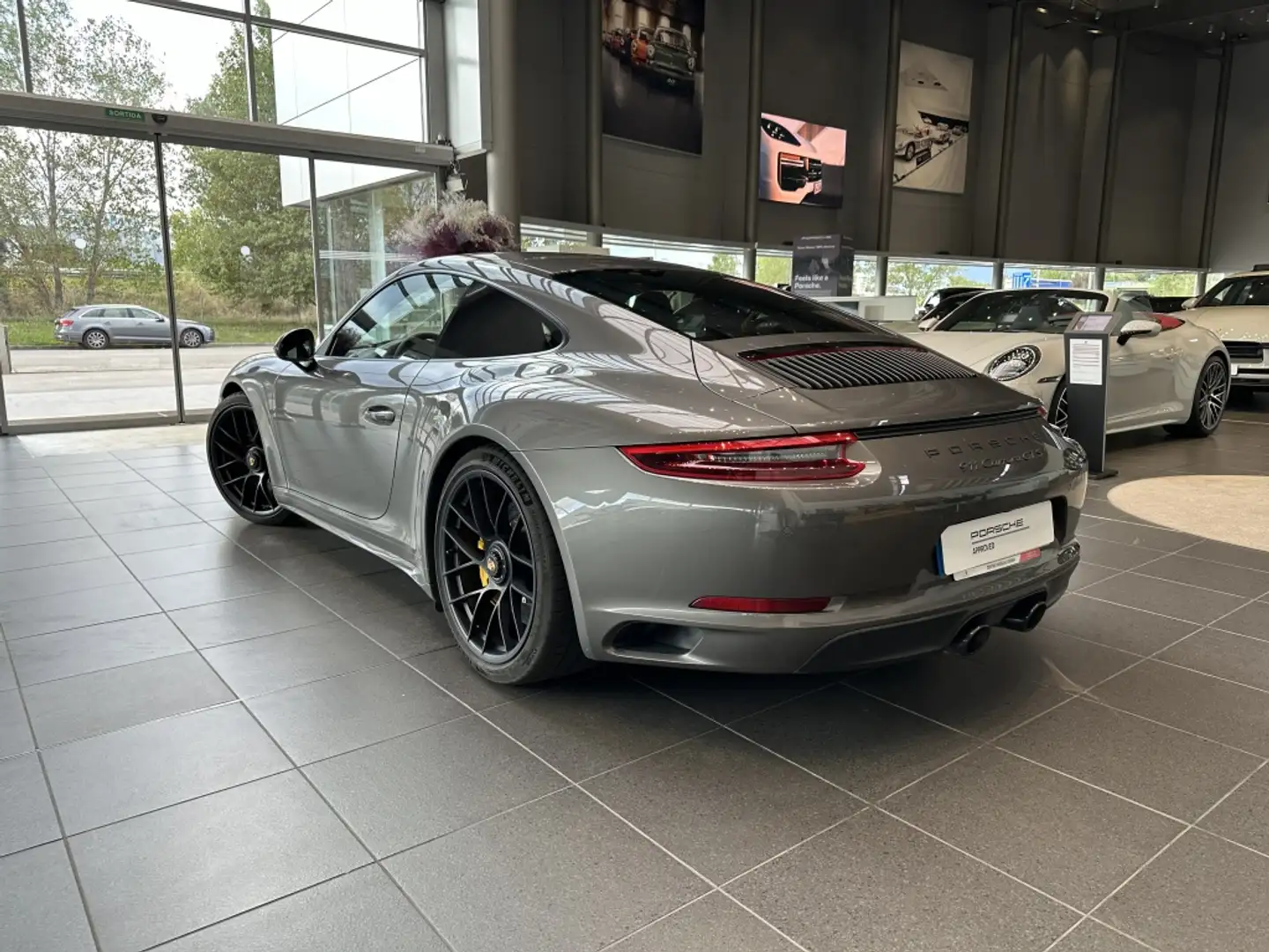 Porsche 991 Carrera GTS Coupé PDK Gris - 2