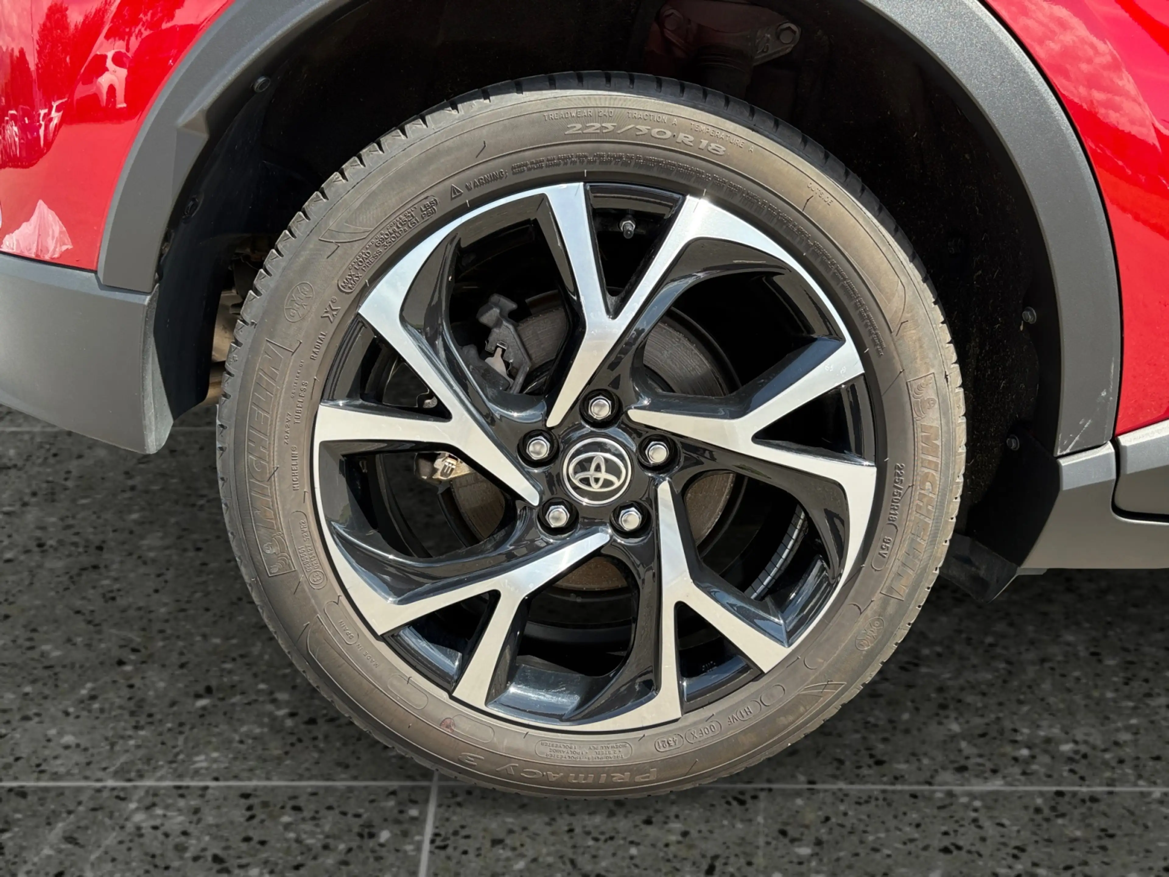 Toyota C-HR 1,8 l Hybrid 4x2, Club, CVT  8-fach bereift! — photo 15