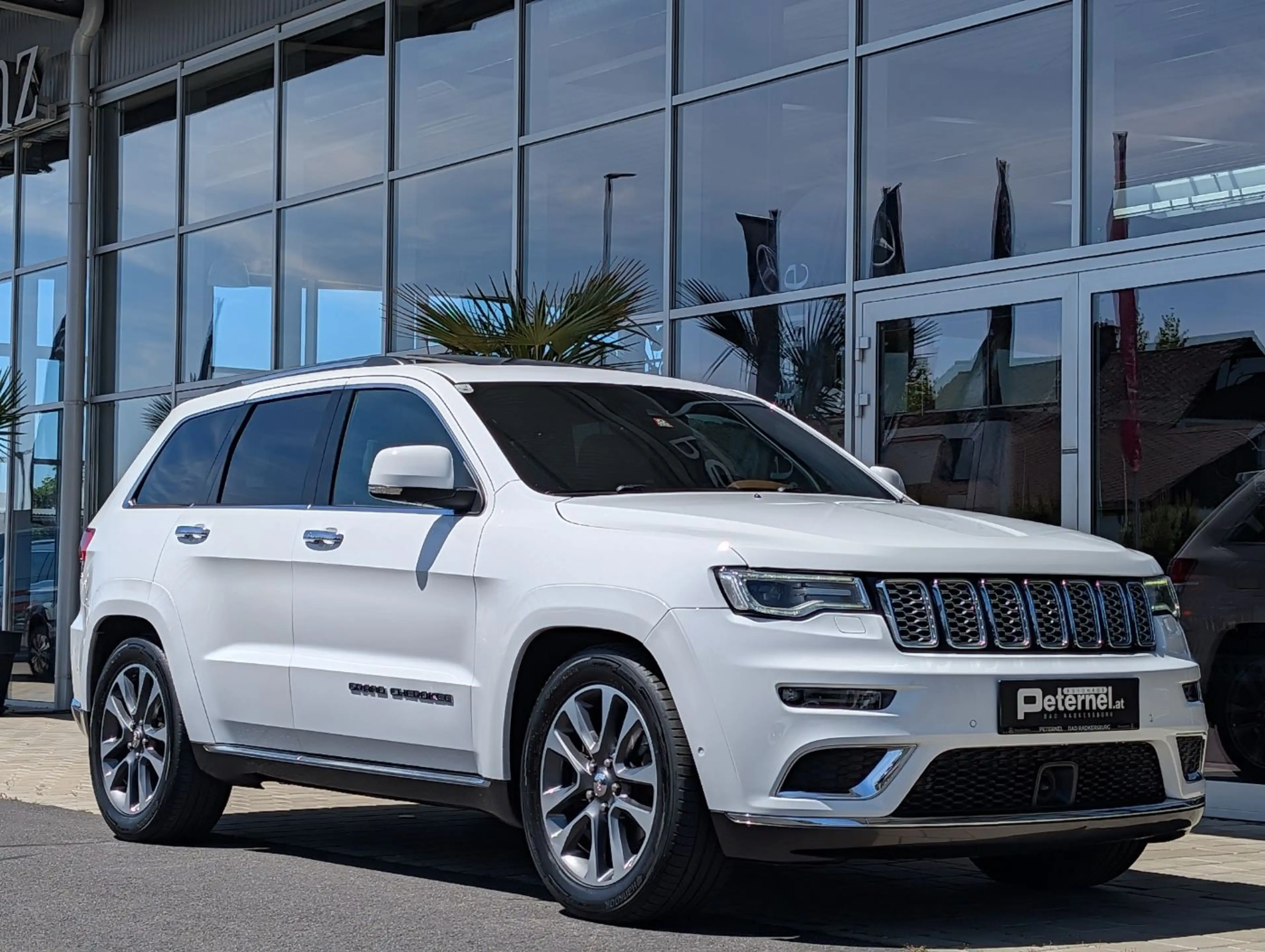 Jeep Grand Cherokee 3,0 V6 CRD Summit — photo 9