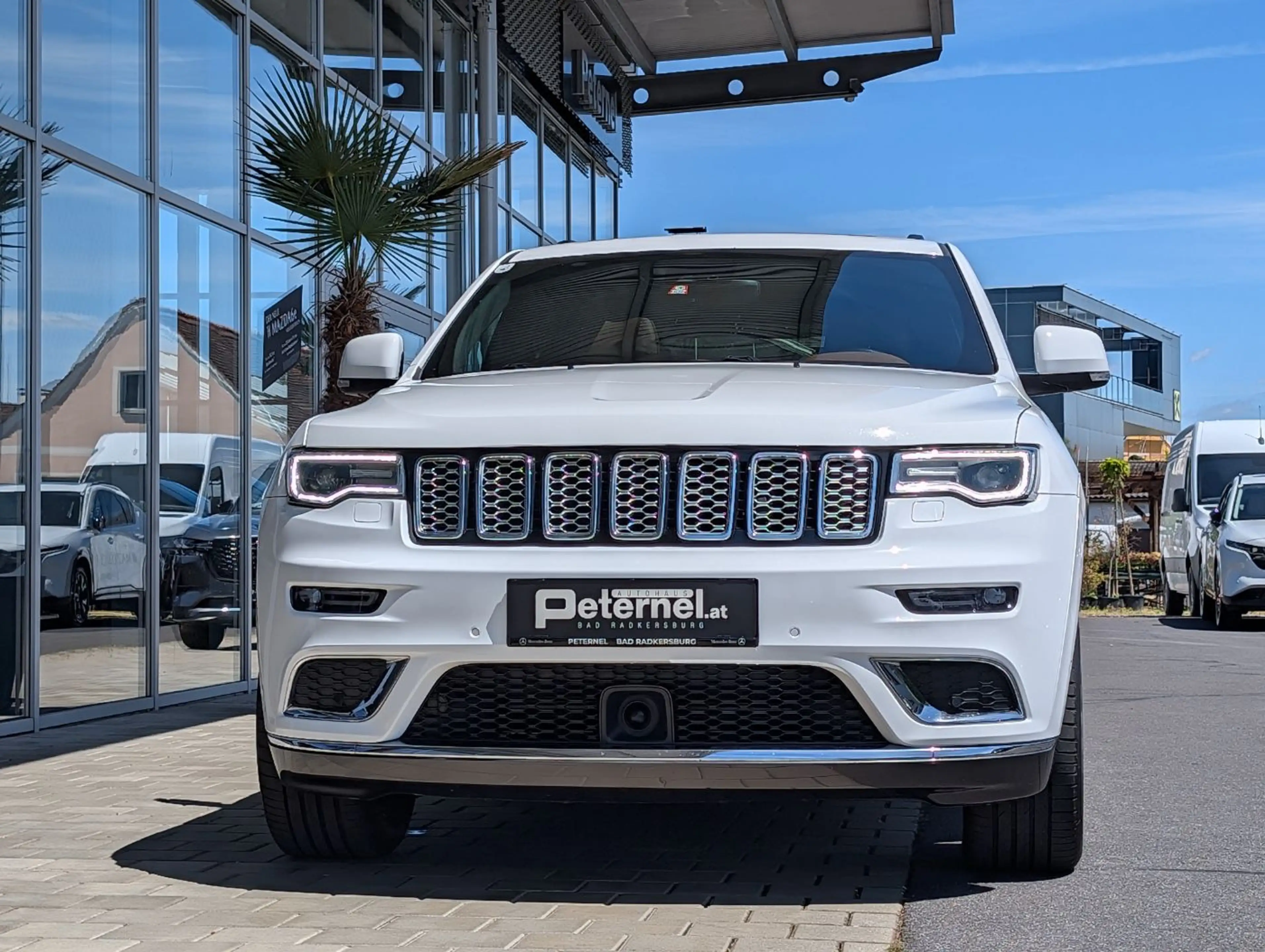 Jeep Grand Cherokee 3,0 V6 CRD Summit — photo 6