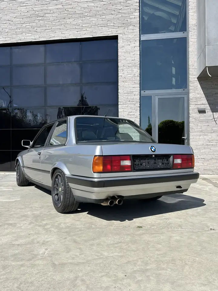 BMW 318 Is, foto 5