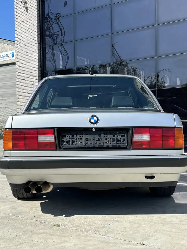 BMW 318 Is, foto 6