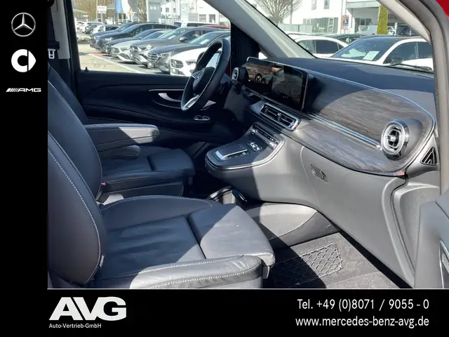 Mercedes-Benz V-Class view 9