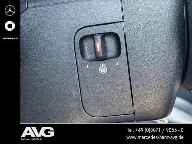 Mercedes-Benz V-Class view 14