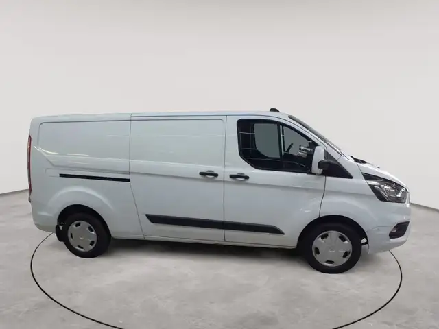 Ford Transit view 3