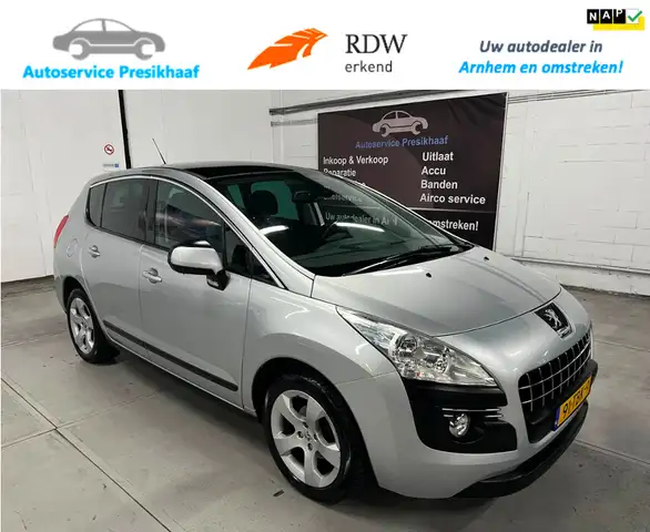 Peugeot 3008 1.6 VTi Active NAVIGATIE / NAP / PANORAMADAK
