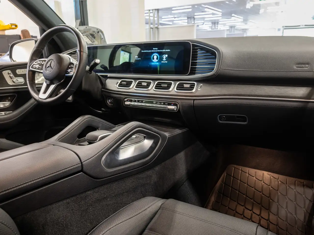 Mercedes-Benz GLE снимка Mercedes-Benz GLE