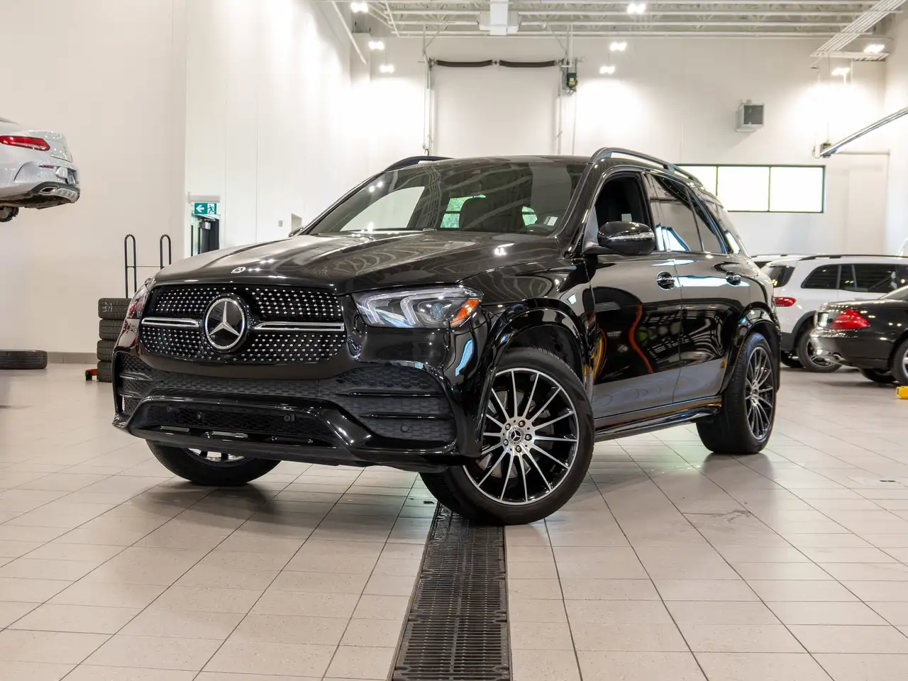 Mercedes-Benz GLE снимка Mercedes-Benz GLE