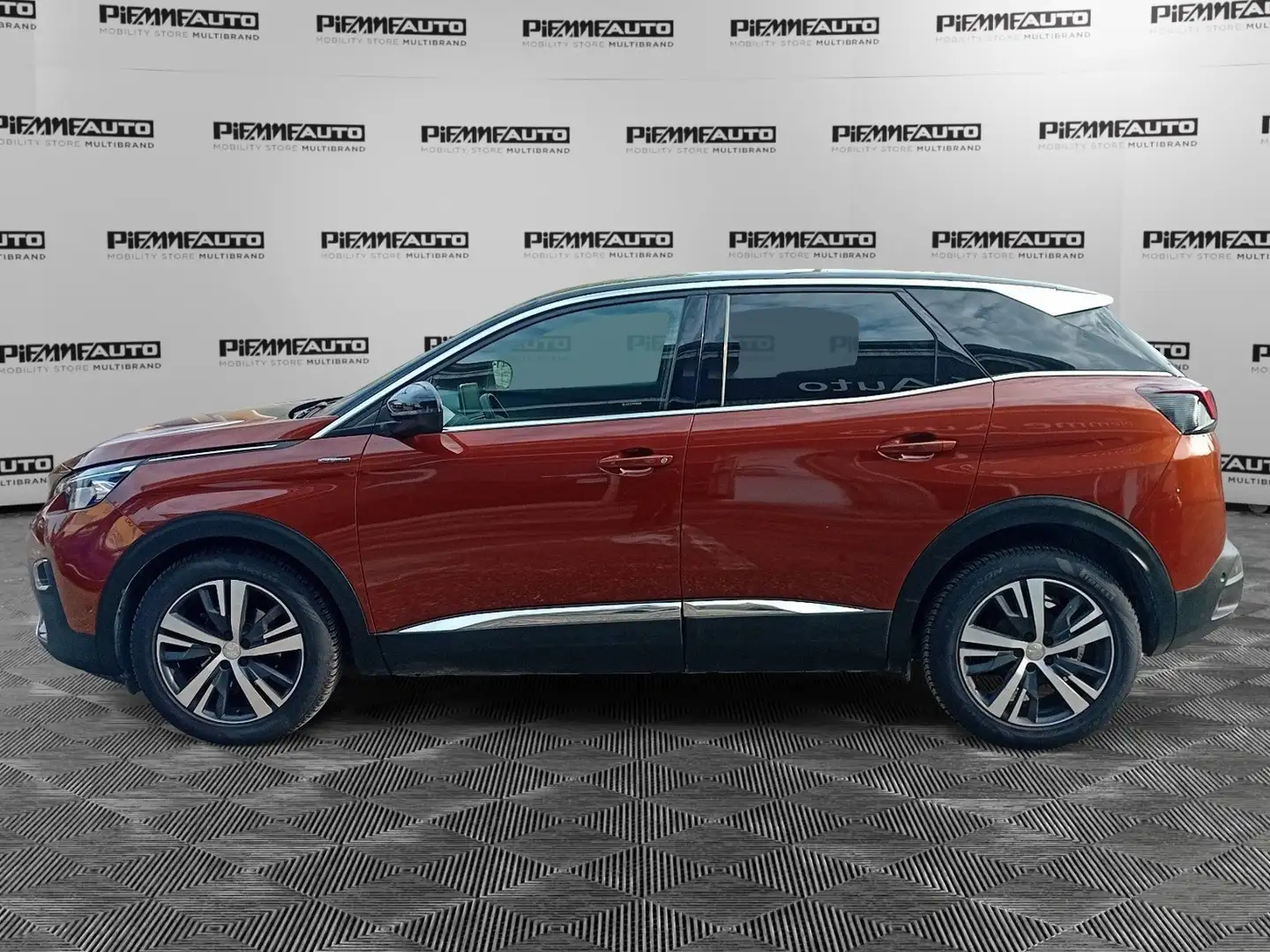 Peugeot 3008 3008 PureTech Turbo 130 S&S Allure Naranja - 2