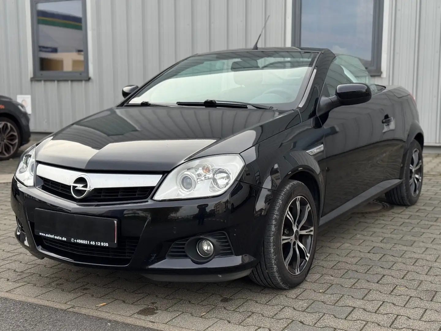 Opel Tigra 1.8 Twin Top Enjoy 1.Hand Alu Tüv 03.2027 Negro - 2