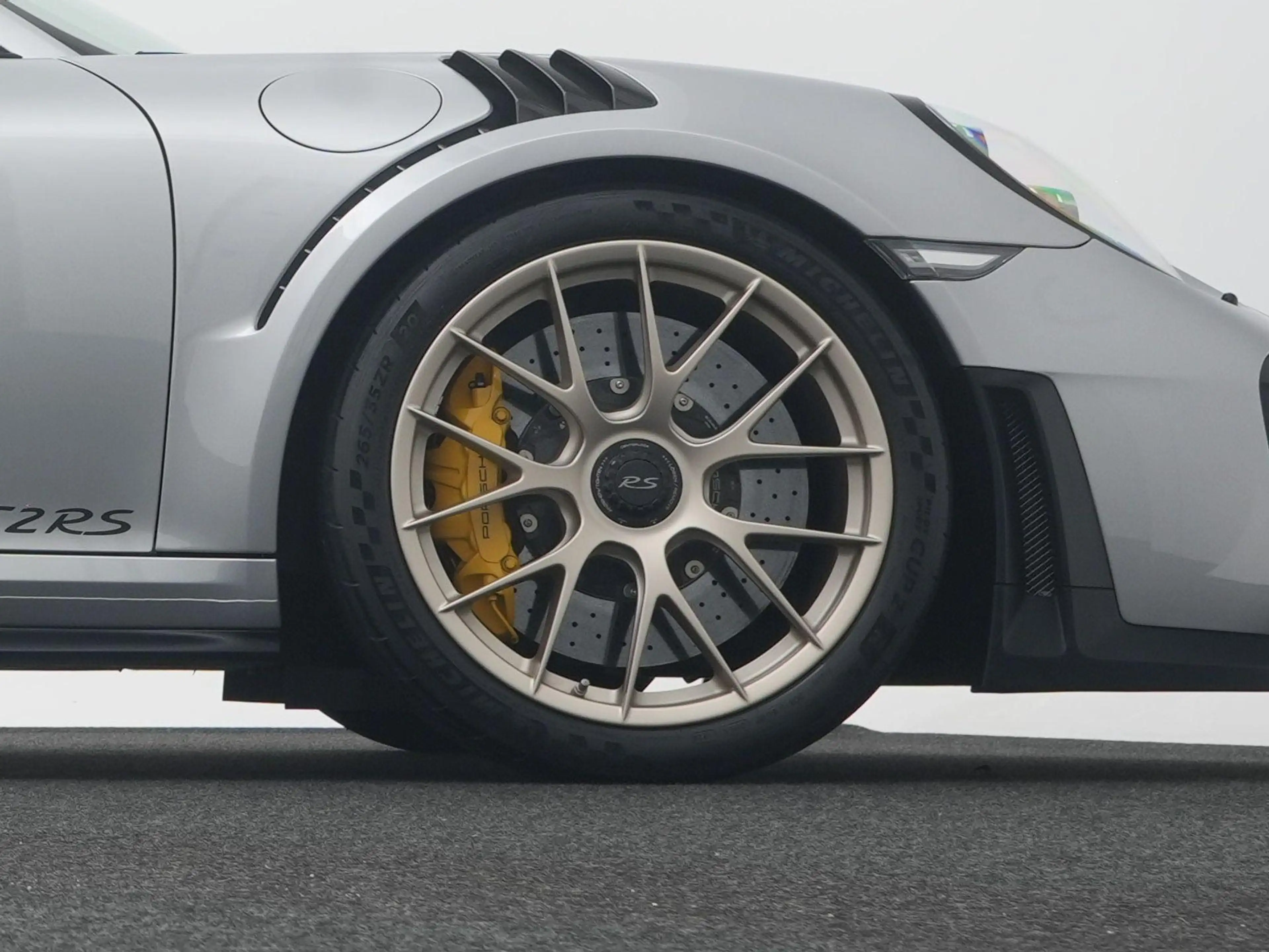 Porsche 991 GT2 RS — photo 12