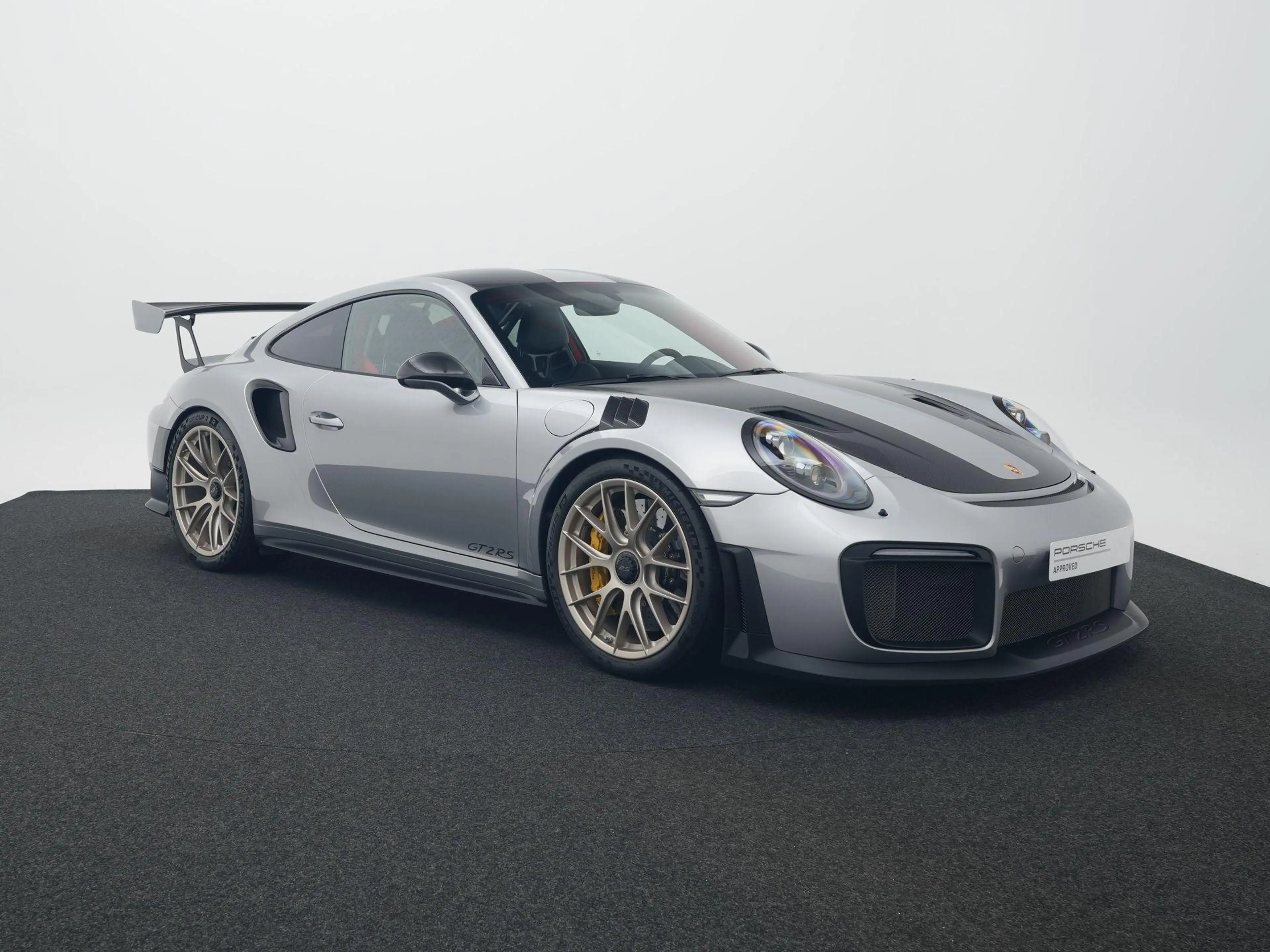 Porsche 991 GT2 RS — photo 7