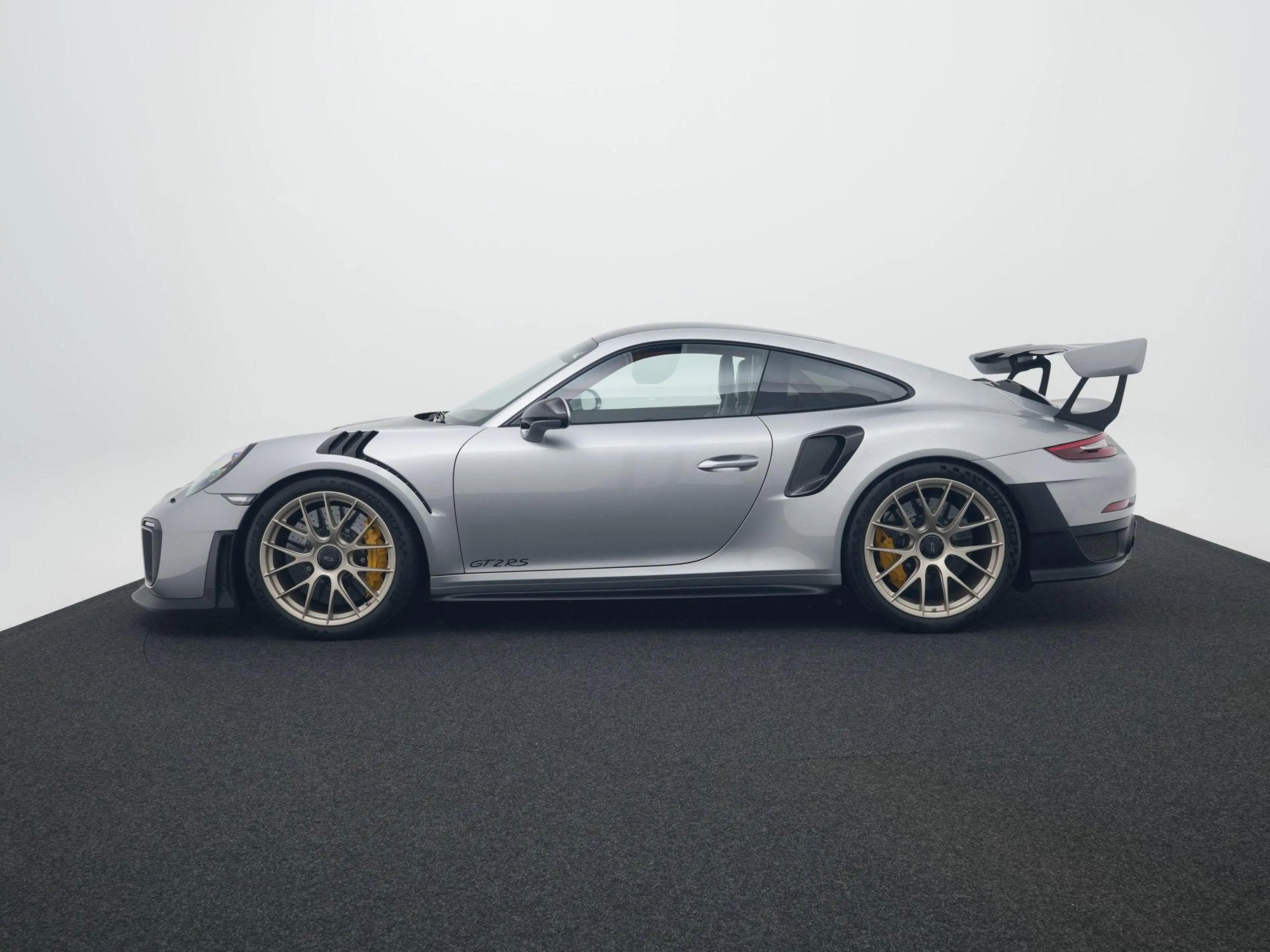 Porsche 991 GT2 RS — photo 2