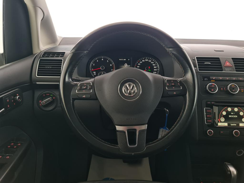 Volkswagen Touran Highline, AHK, Navi Bi-Xenon, Panoramadach — photo 14