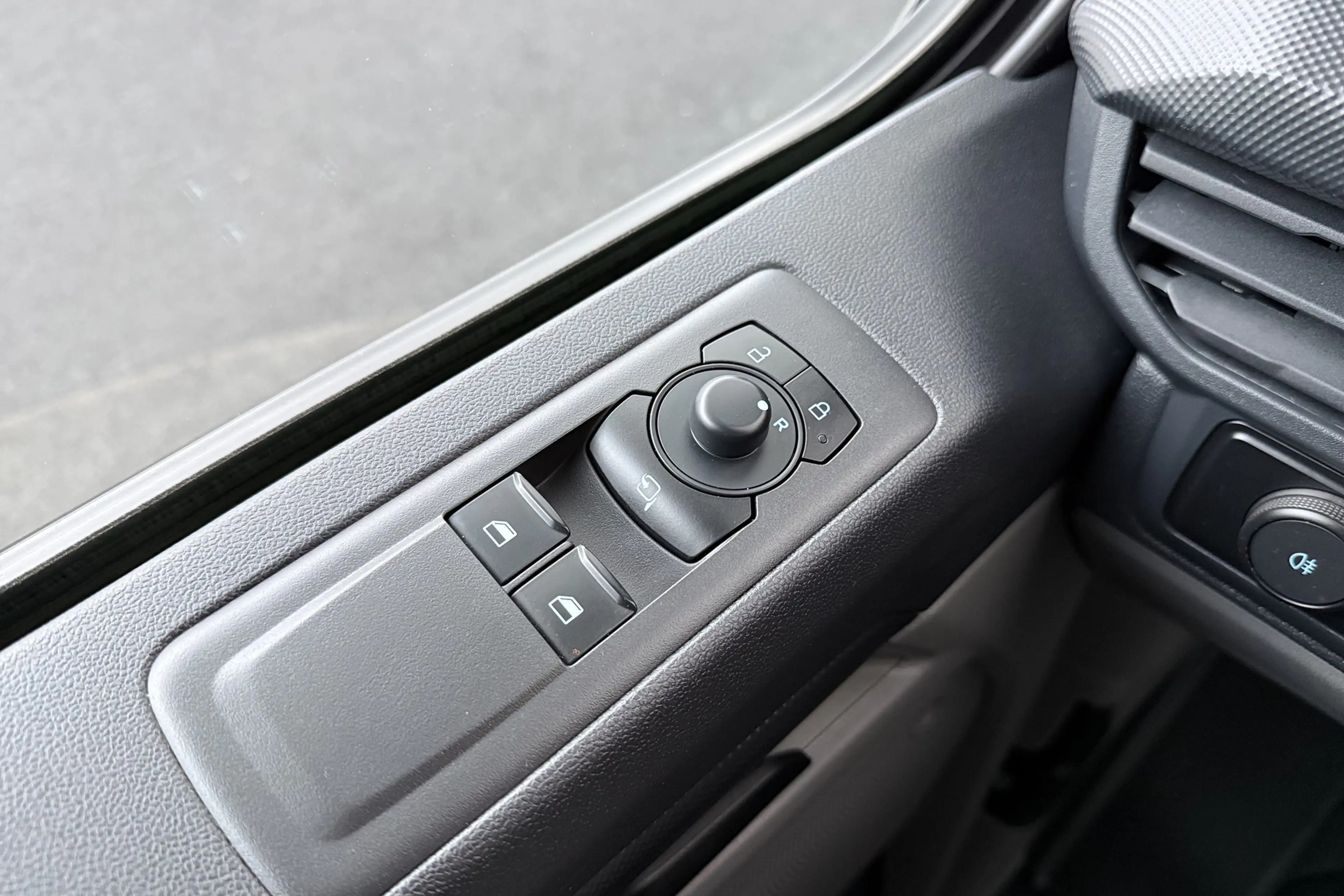 Ford Transit Custom 320 2.0 Aut. TDCI L2H1 Business 3-pers Trekhaak Ca — photo 17