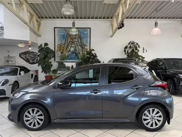Mazda Mazda2 view 7