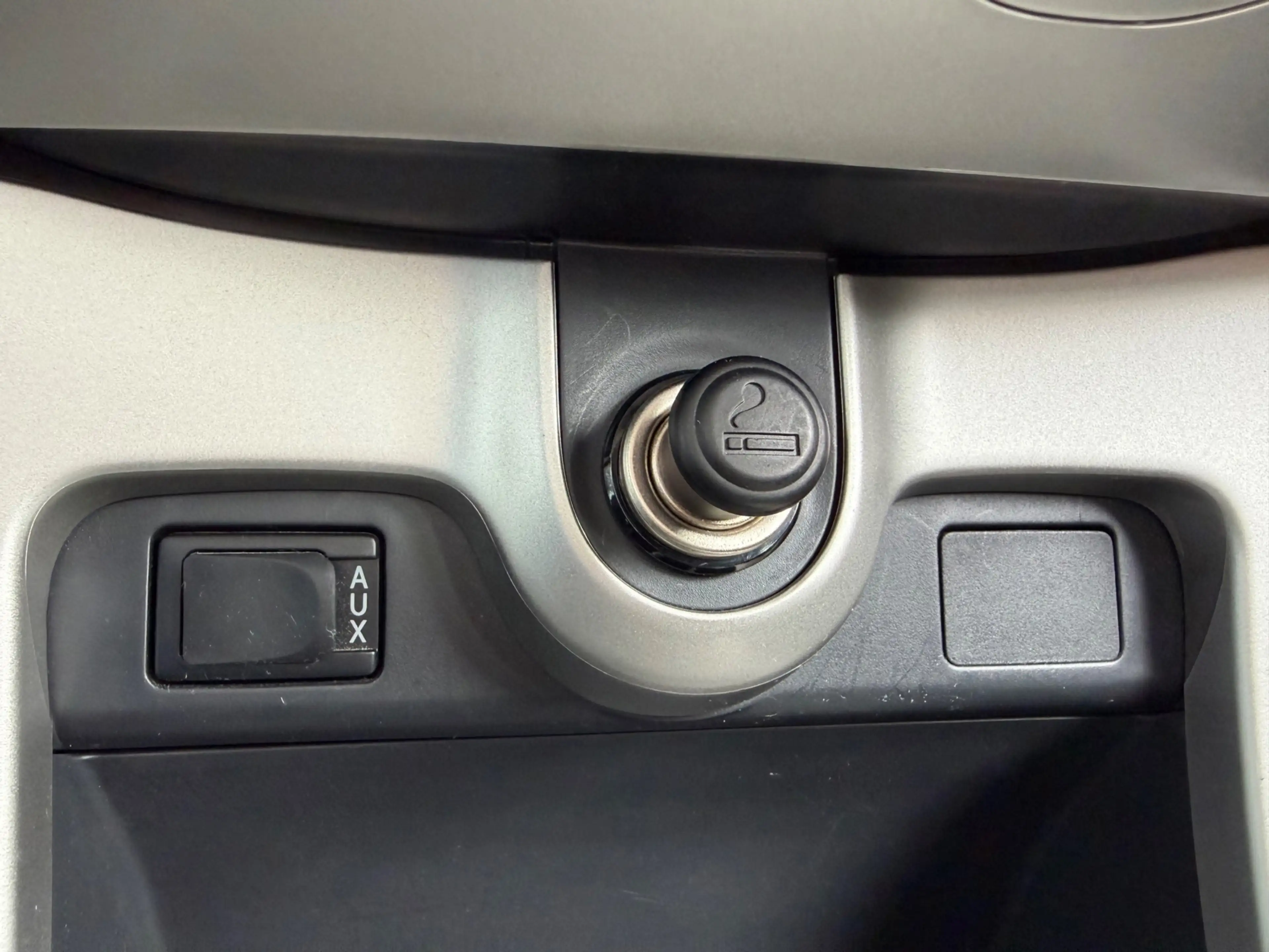 Toyota Urban Cruiser 1.3 VVT-i Dynamic, Climate, PDC, Navi, Bluetooth — photo 30
