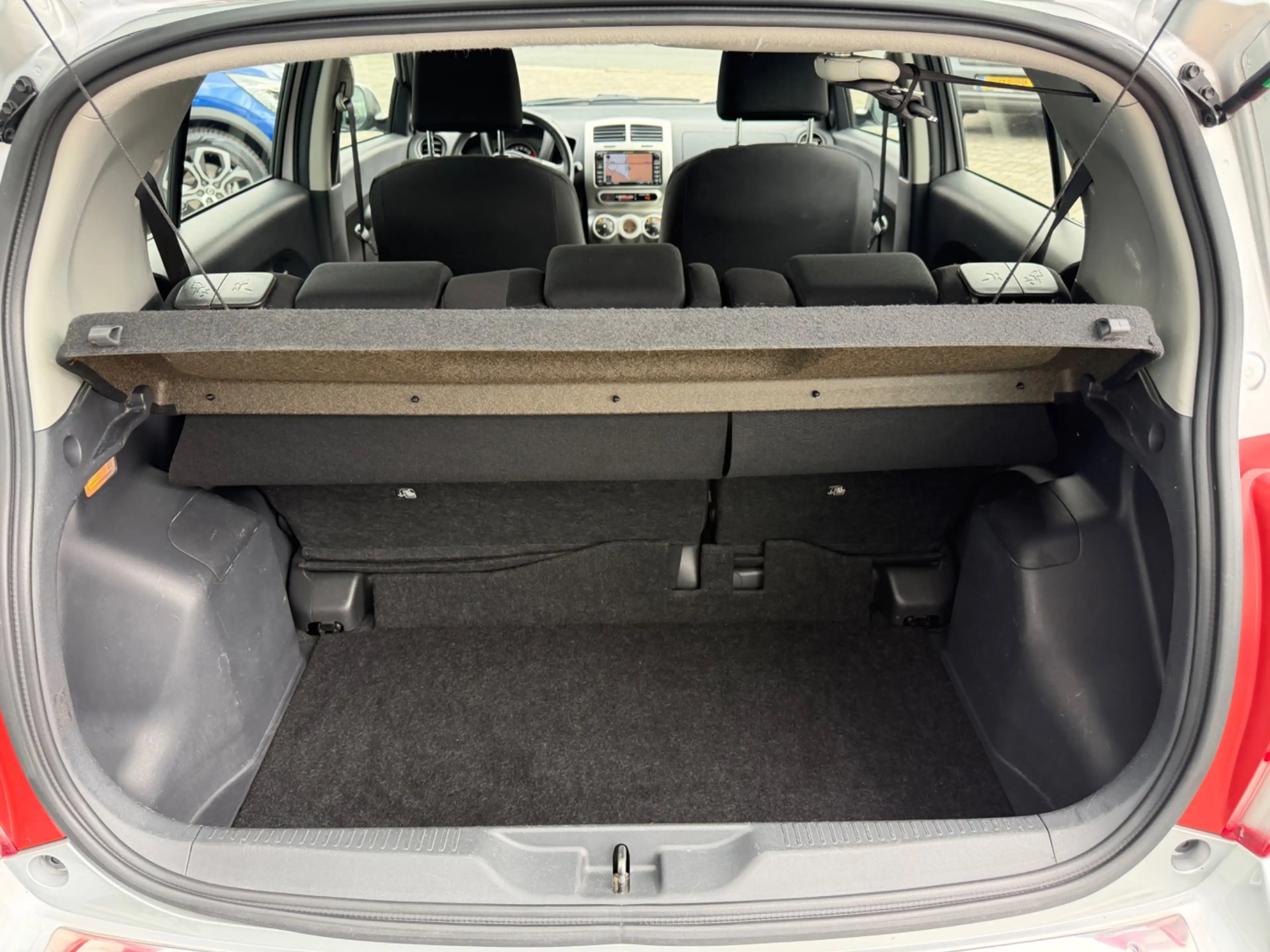 Toyota Urban Cruiser 1.3 VVT-i Dynamic, Climate, PDC, Navi, Bluetooth — photo 16