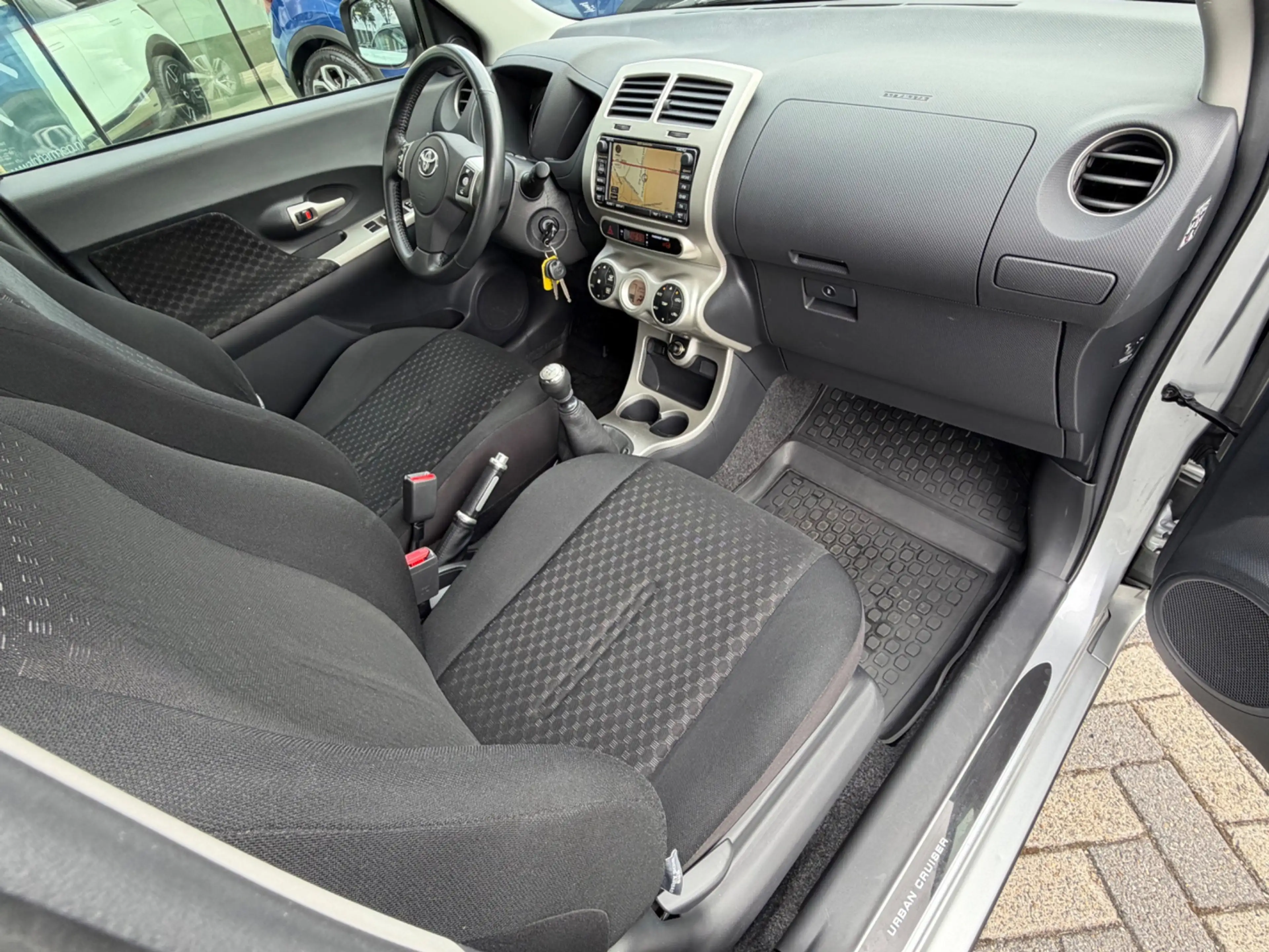 Toyota Urban Cruiser 1.3 VVT-i Dynamic, Climate, PDC, Navi, Bluetooth — photo 14