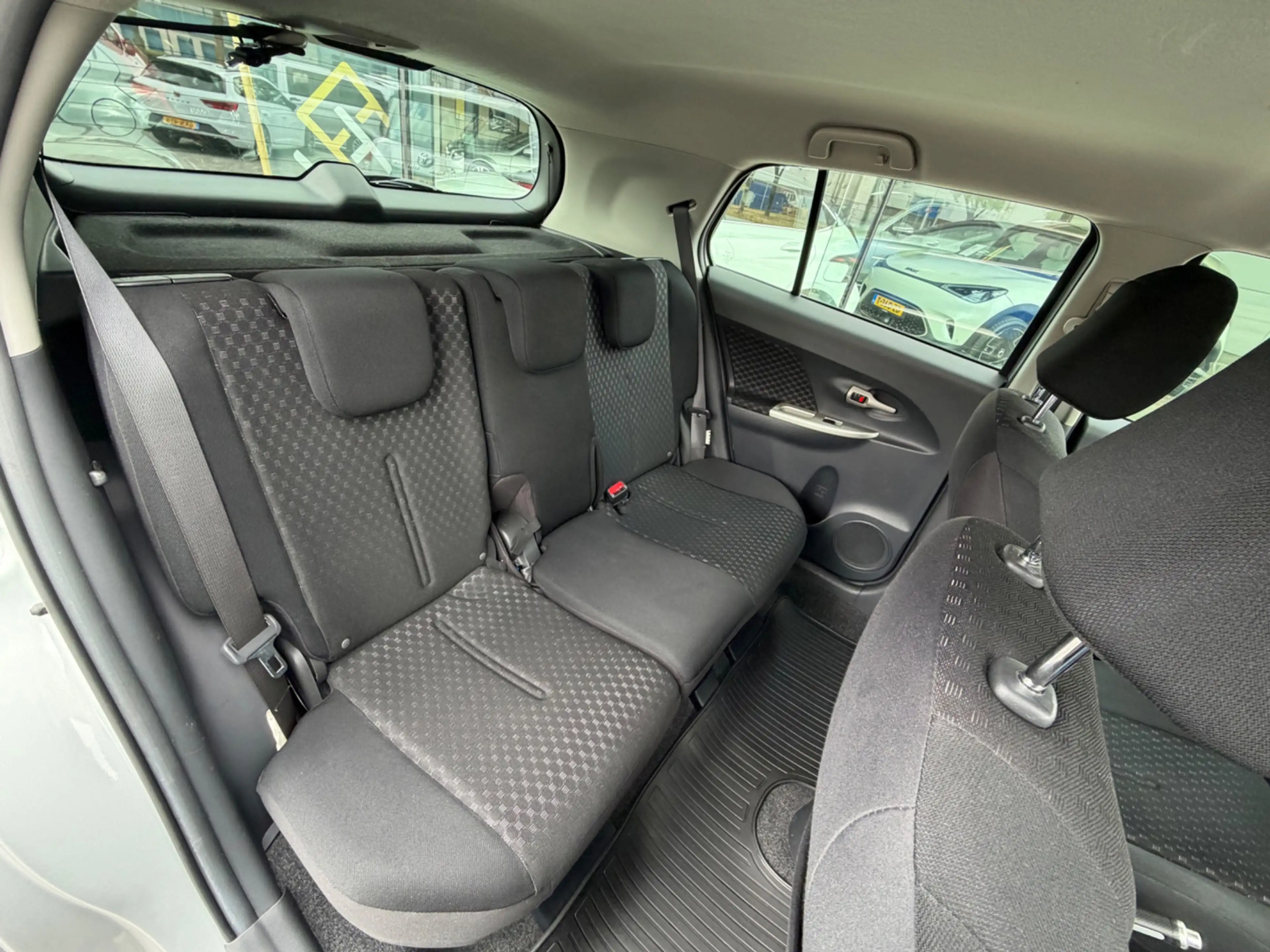 Toyota Urban Cruiser 1.3 VVT-i Dynamic, Climate, PDC, Navi, Bluetooth — photo 15