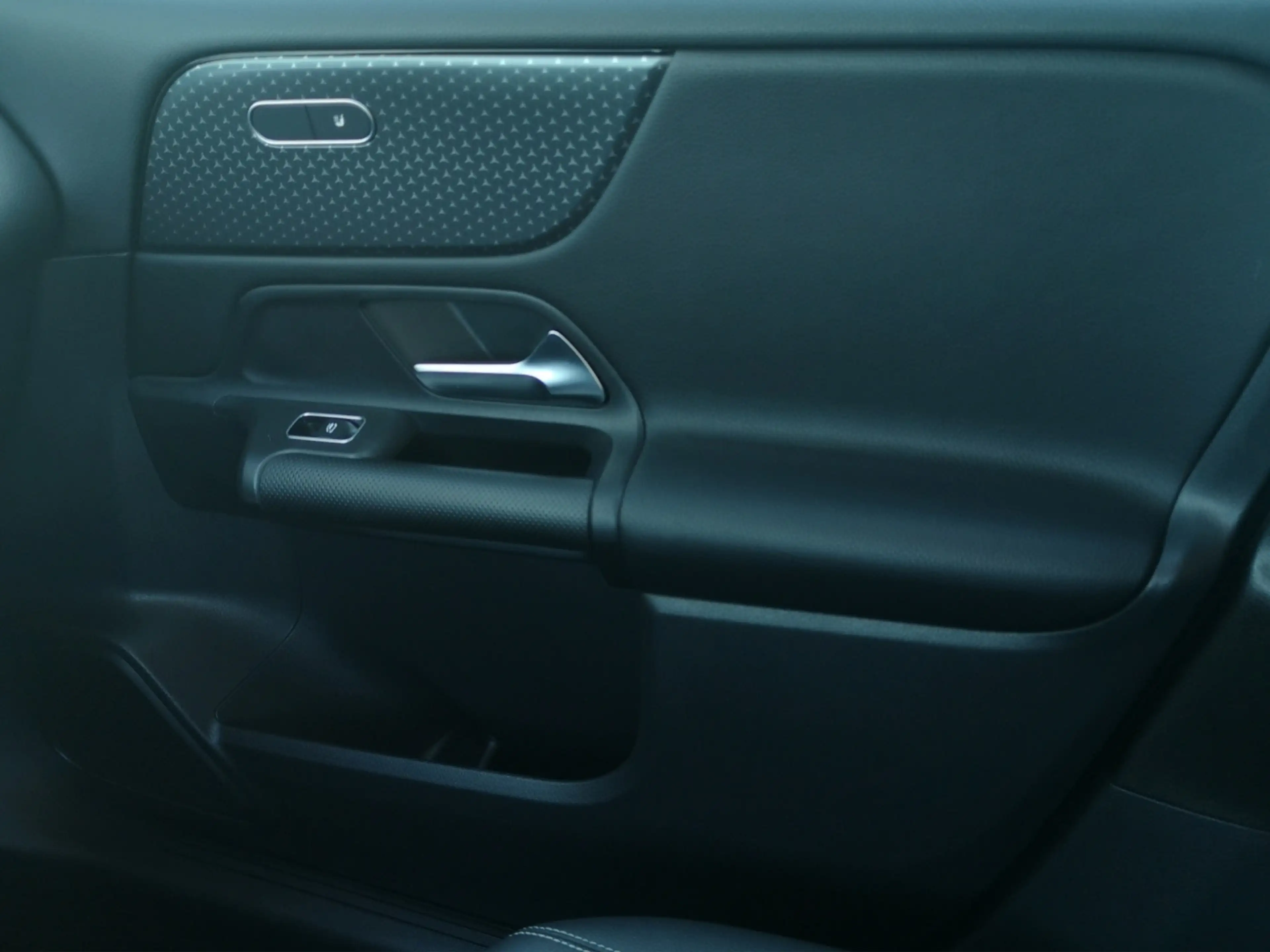 Mercedes-Benz GLB 200 d *Distronic*LED*Parktronic*Rückfahrkam. — photo 14