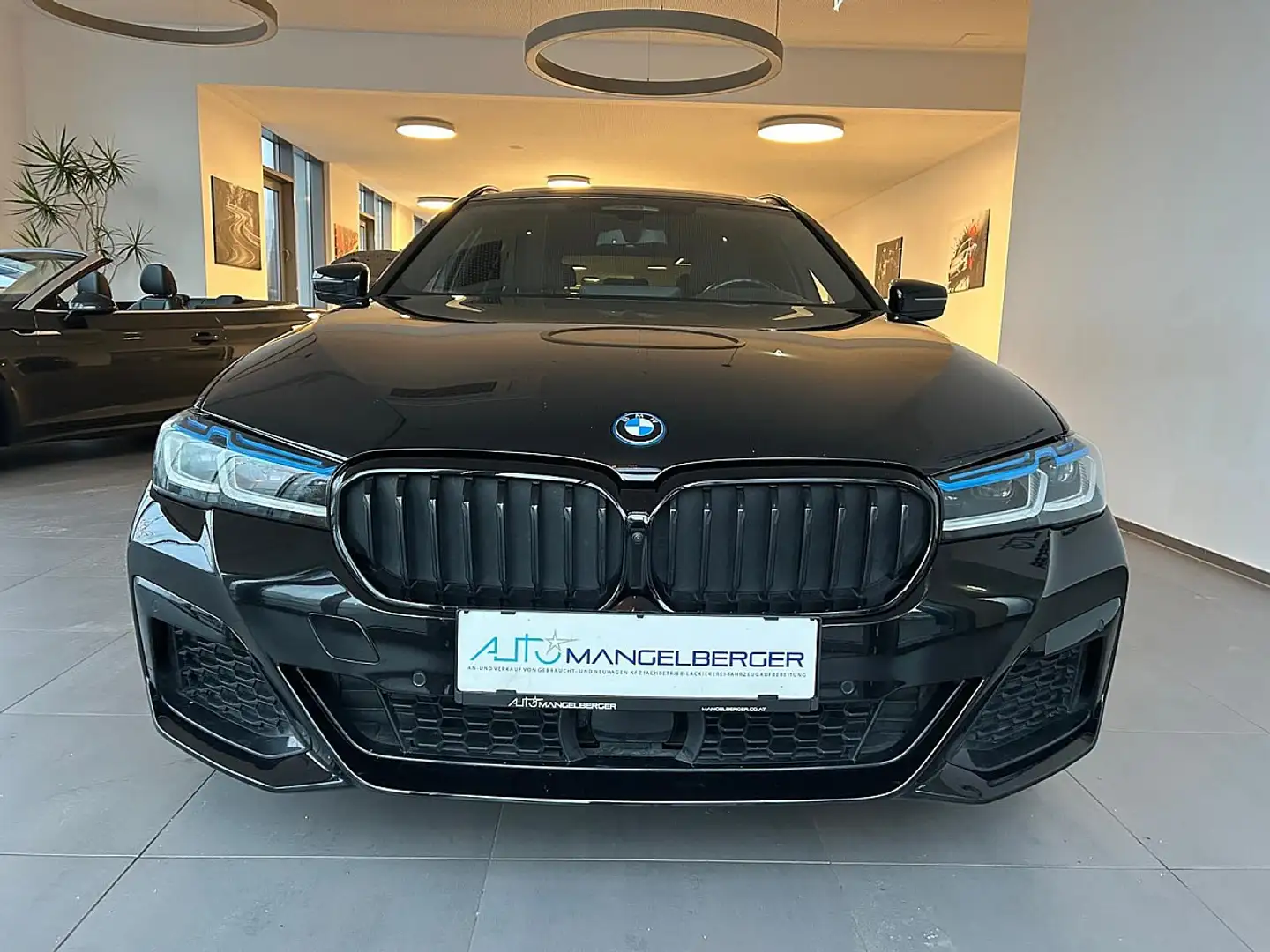 BMW 530 e xDrive Touring Aut. M SPORTPAKET PRO; PANORAM... Schwarz - 2