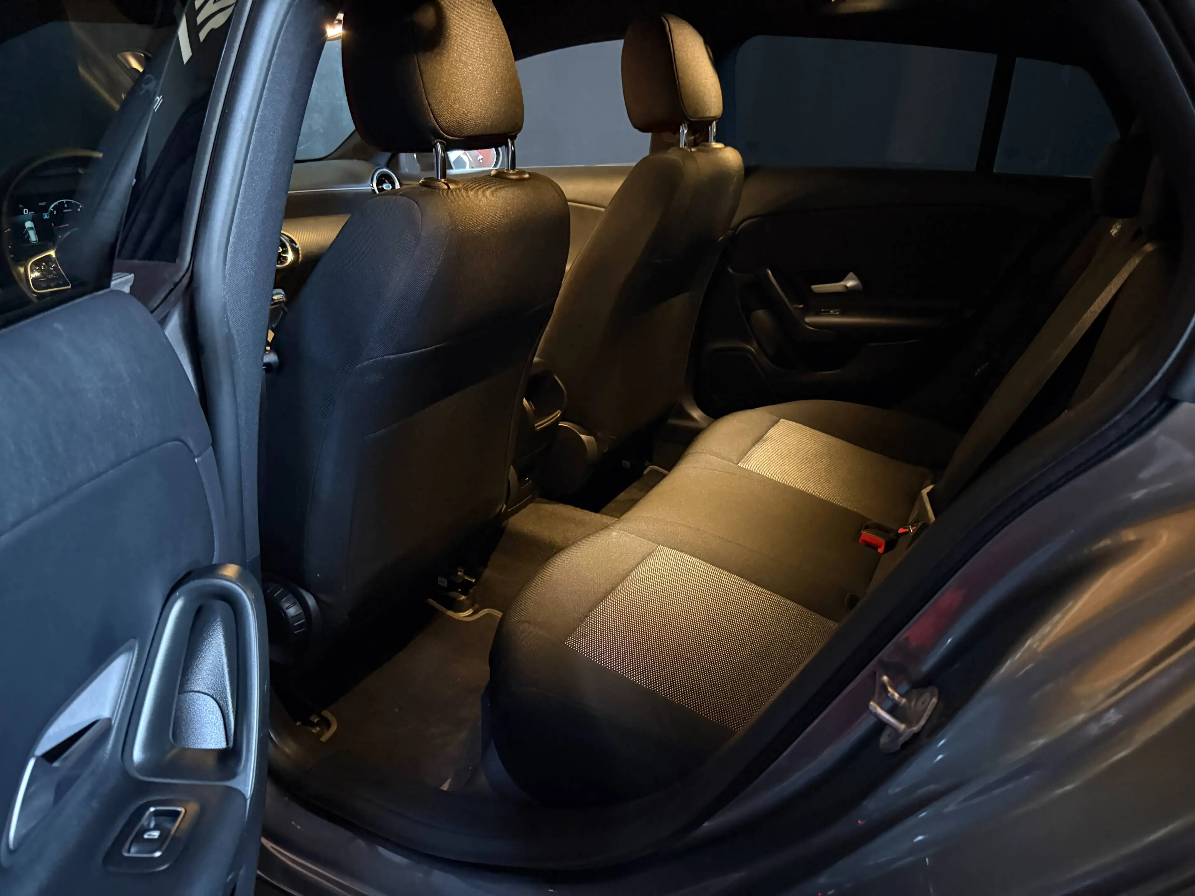 Mercedes-Benz CLA 180 CLA 180 d *LED*KAMERA*1-BESITZ* — photo 35