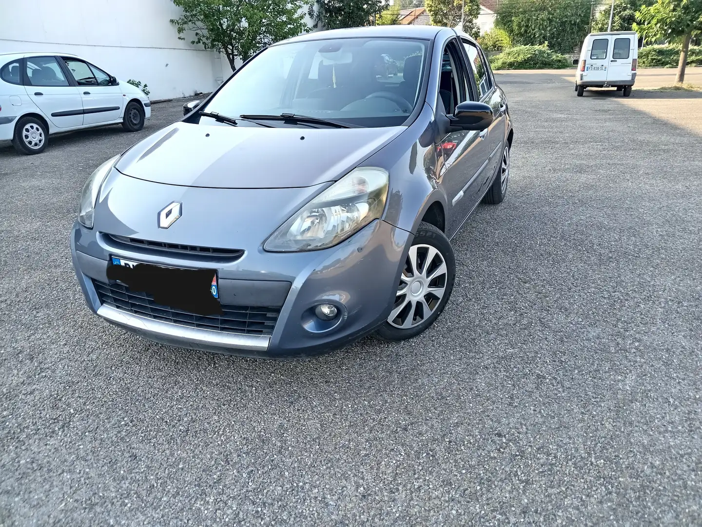 Renault Clio Clio III dCi 90 eco2 Exception TomTom Gris - 1
