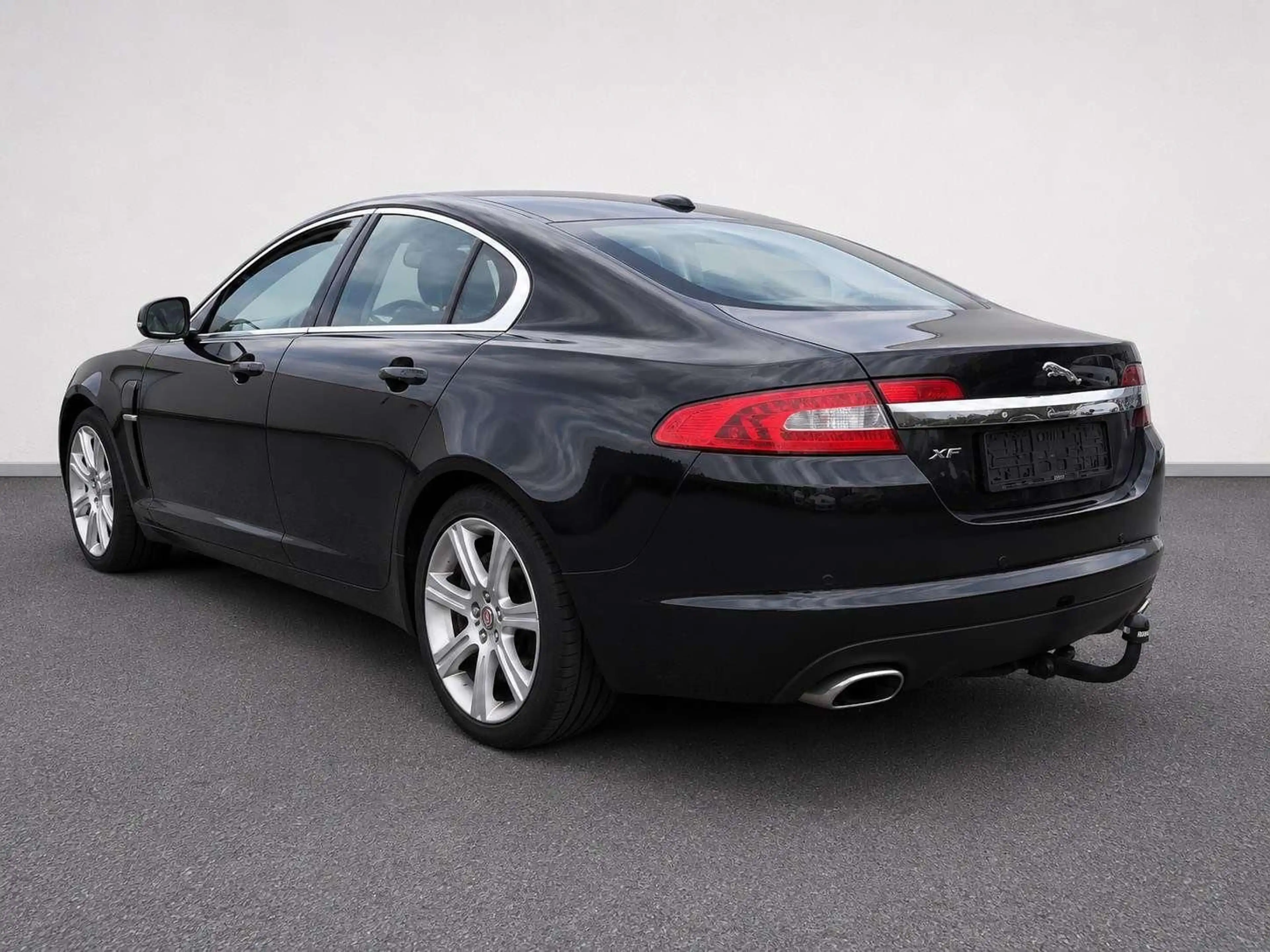Jaguar XF 3.0 V6 Diesel S Portfolio — photo 15
