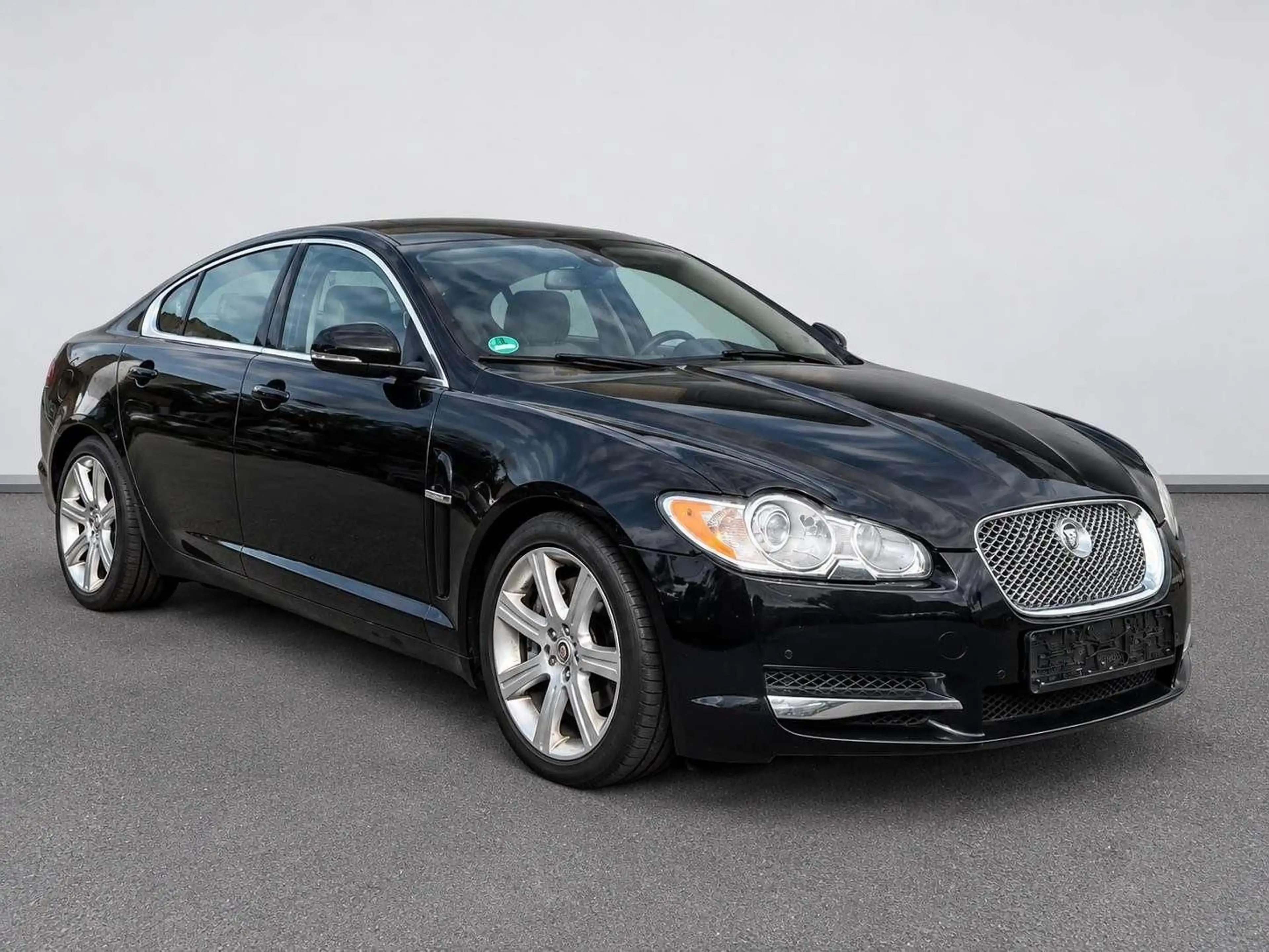 Jaguar XF 3.0 V6 Diesel S Portfolio — photo 14