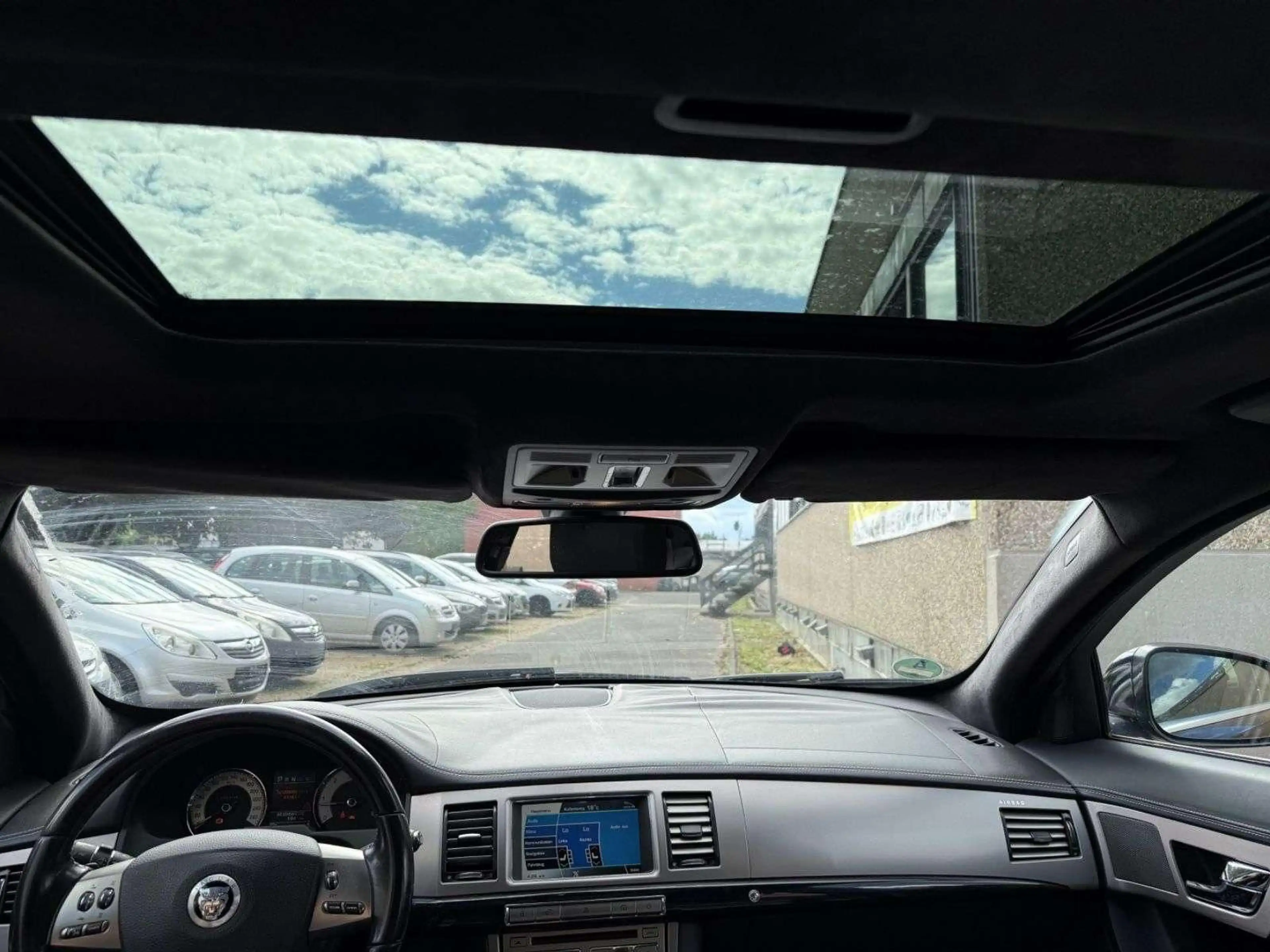 Jaguar XF 3.0 V6 Diesel S Portfolio — photo 6