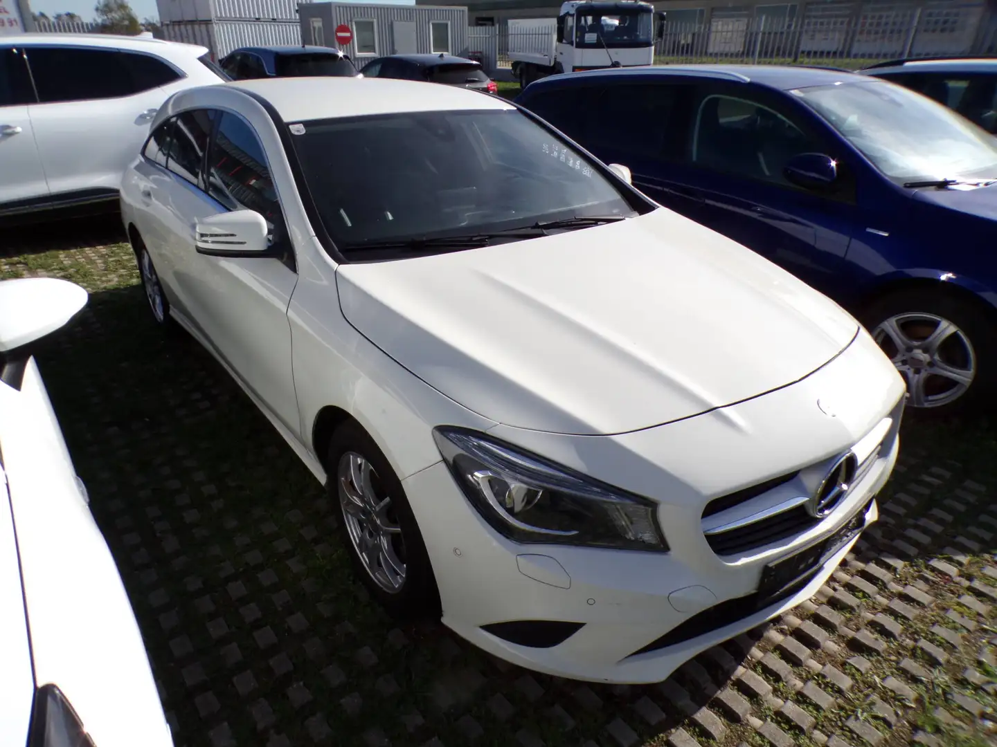 Mercedes-Benz CLA 200 CLA 200 CDI / d (117.908) Weiß - 1