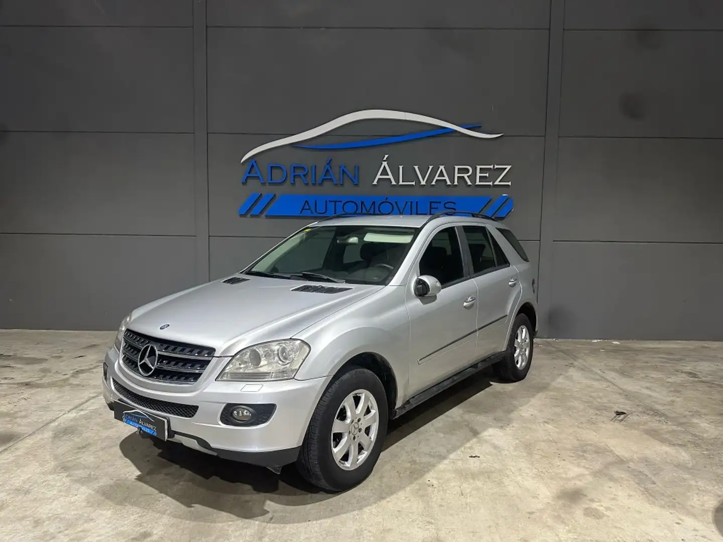 Mercedes-Benz ML 320 Todoterreno Automático de 5 Puertas Grau - 1