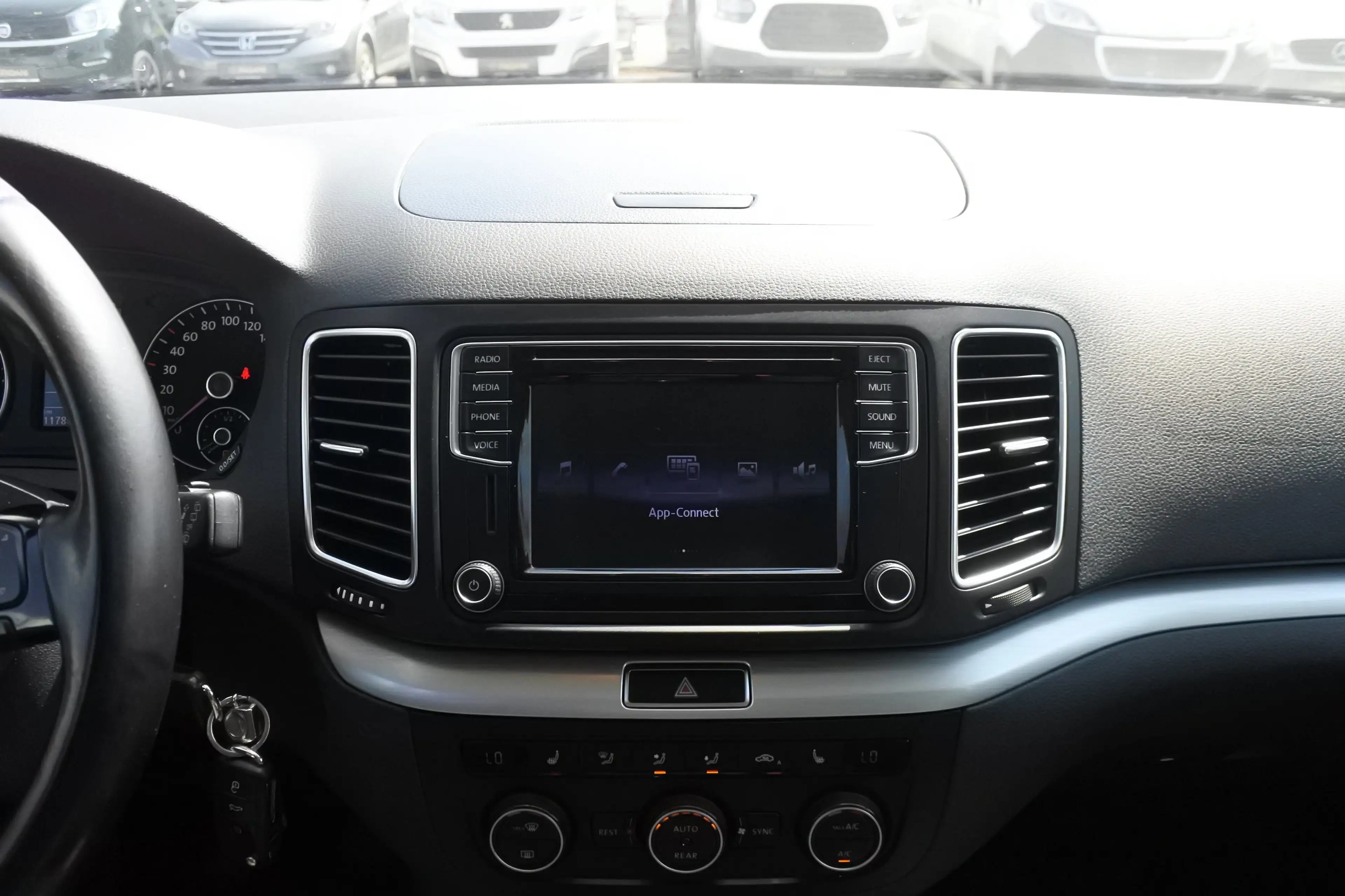 Volkswagen Sharan Sharan BMT SCR 2,0 TDI 4Motion Business/7SITZE/ — photo 12